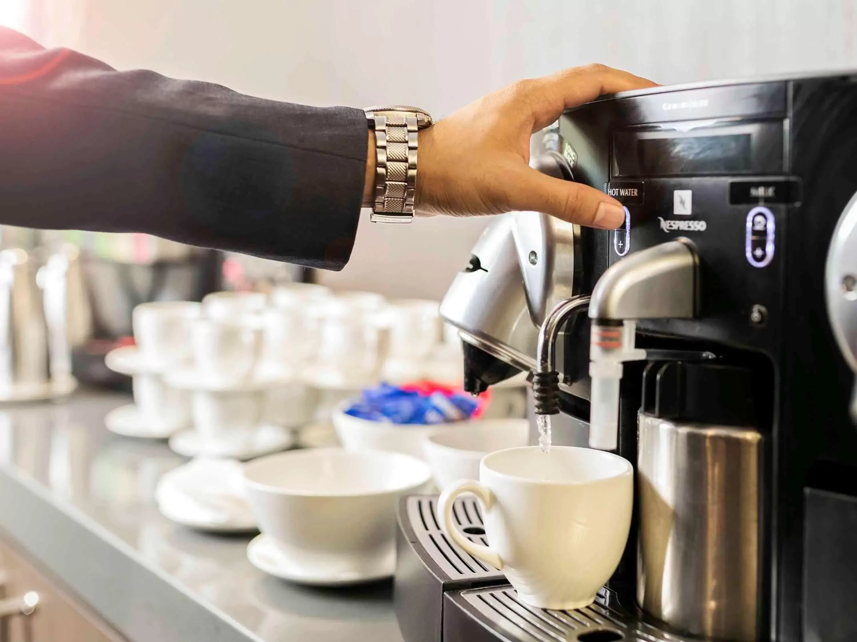 Restaurant/places to eat, Coffee/Tea Facilities in Novotel Canberra