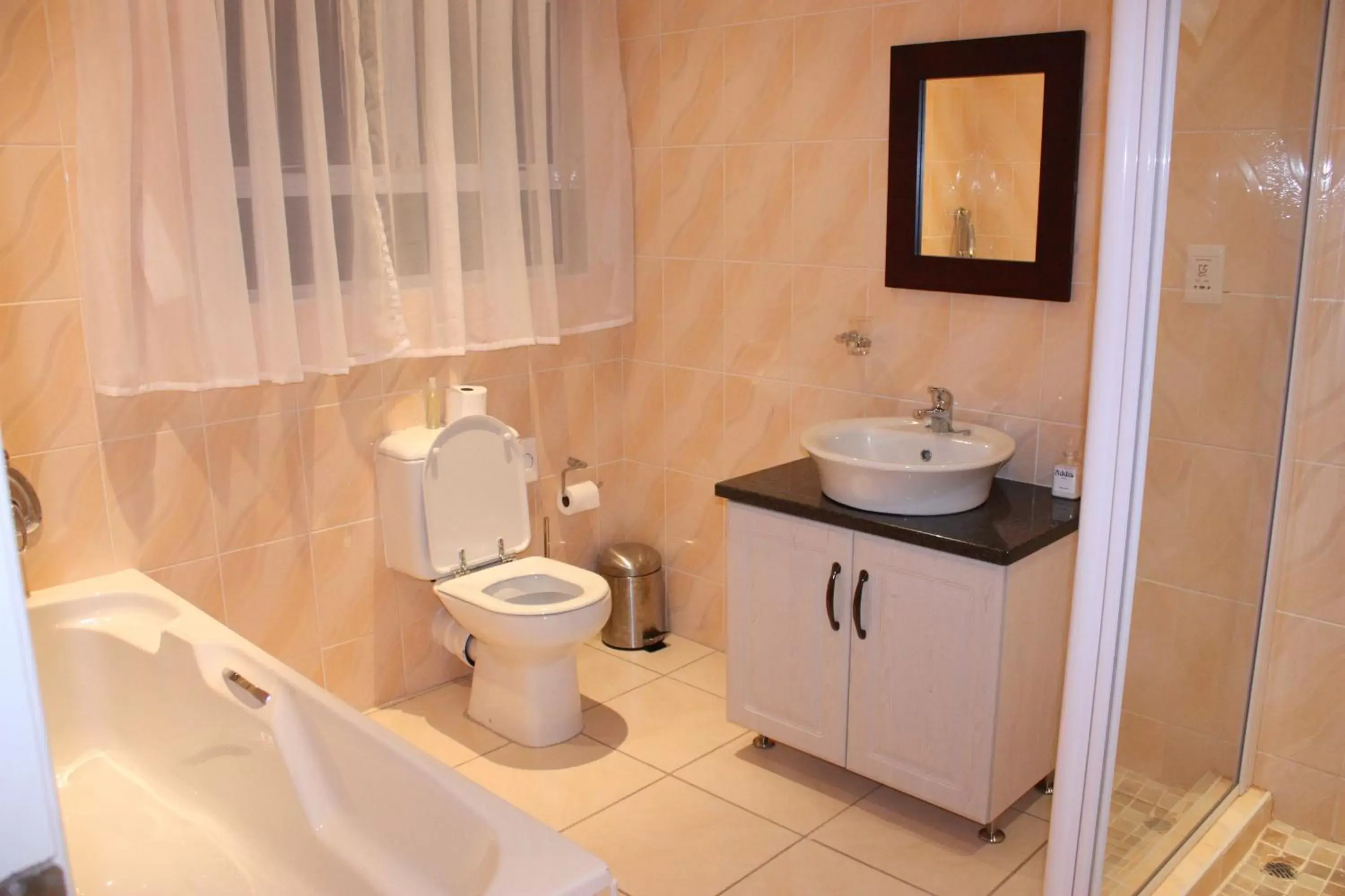 Double Room in Addis Bed and Breakfast Double Room in Addis Bed and Breakfast