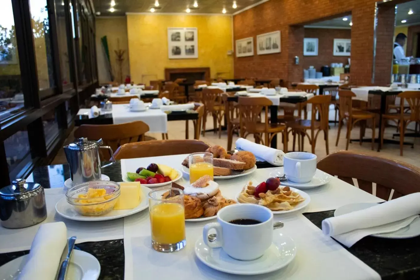 Buffet breakfast, Restaurant/Places to Eat in Hotel Gran Palace