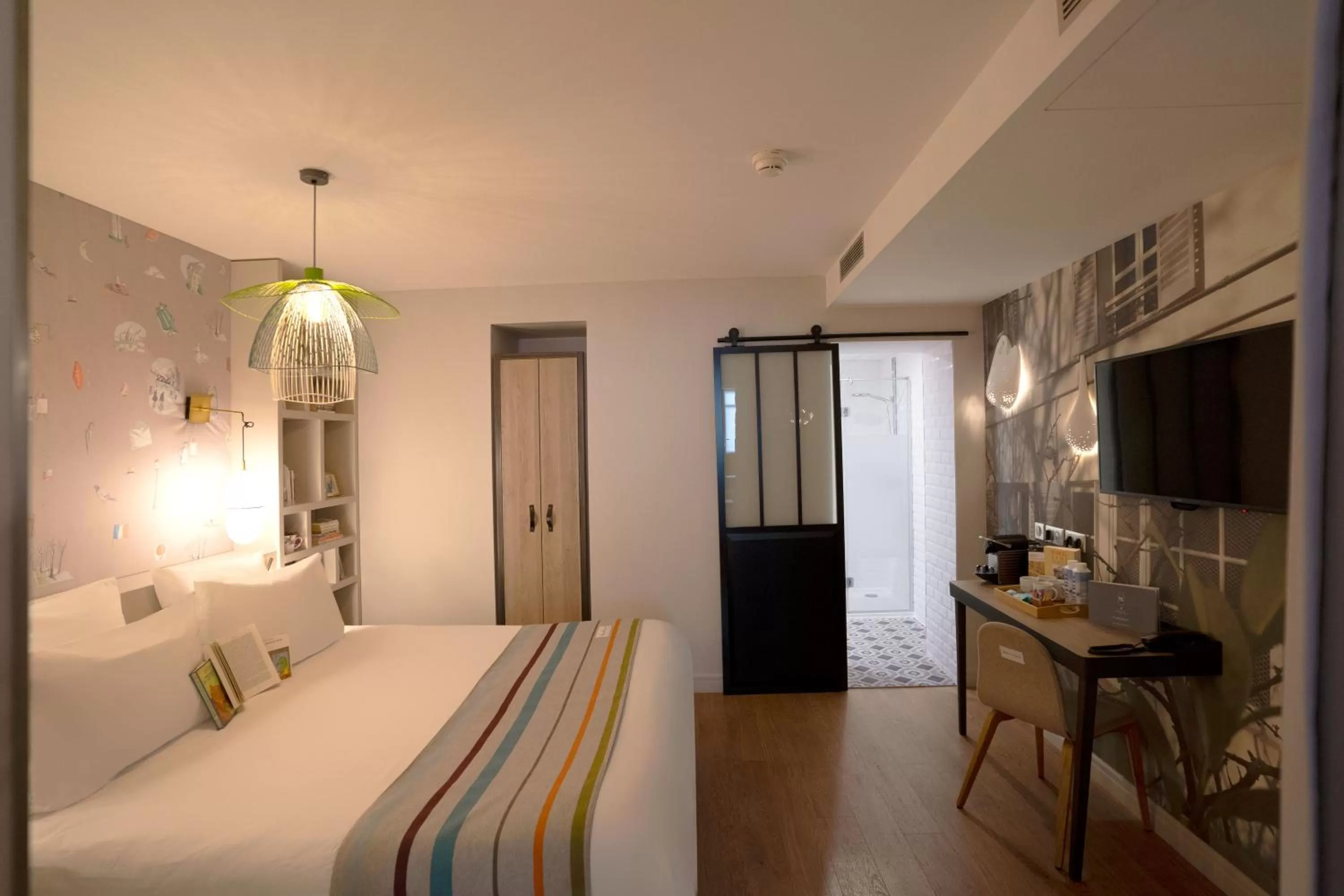 Photo of the whole room, Bed in Hotel Litteraire Marcel Ayme, BW Premier Collection