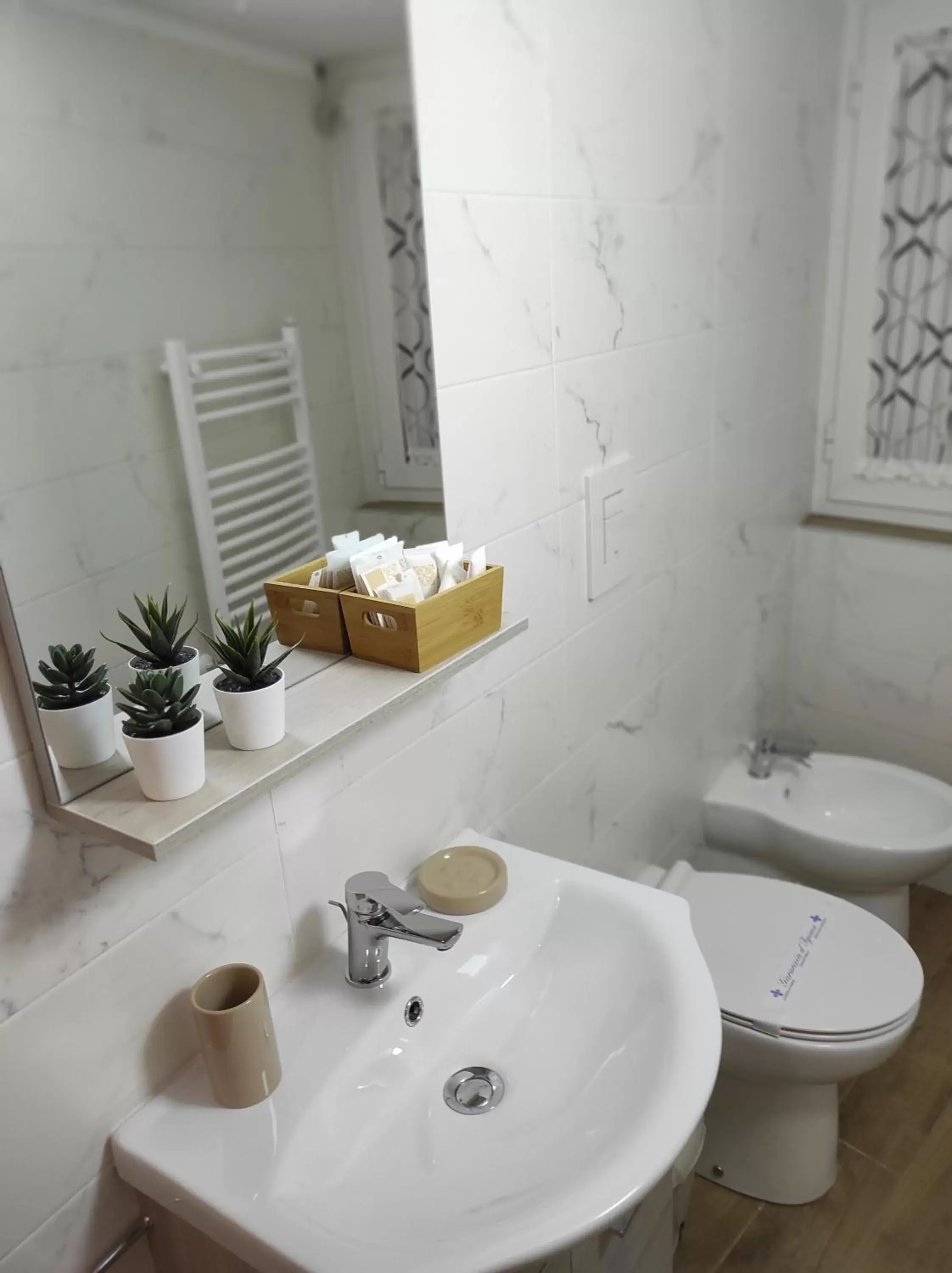 Bathroom in Villa Manto Bed and Breakfast - Torre Annunziata Pompei