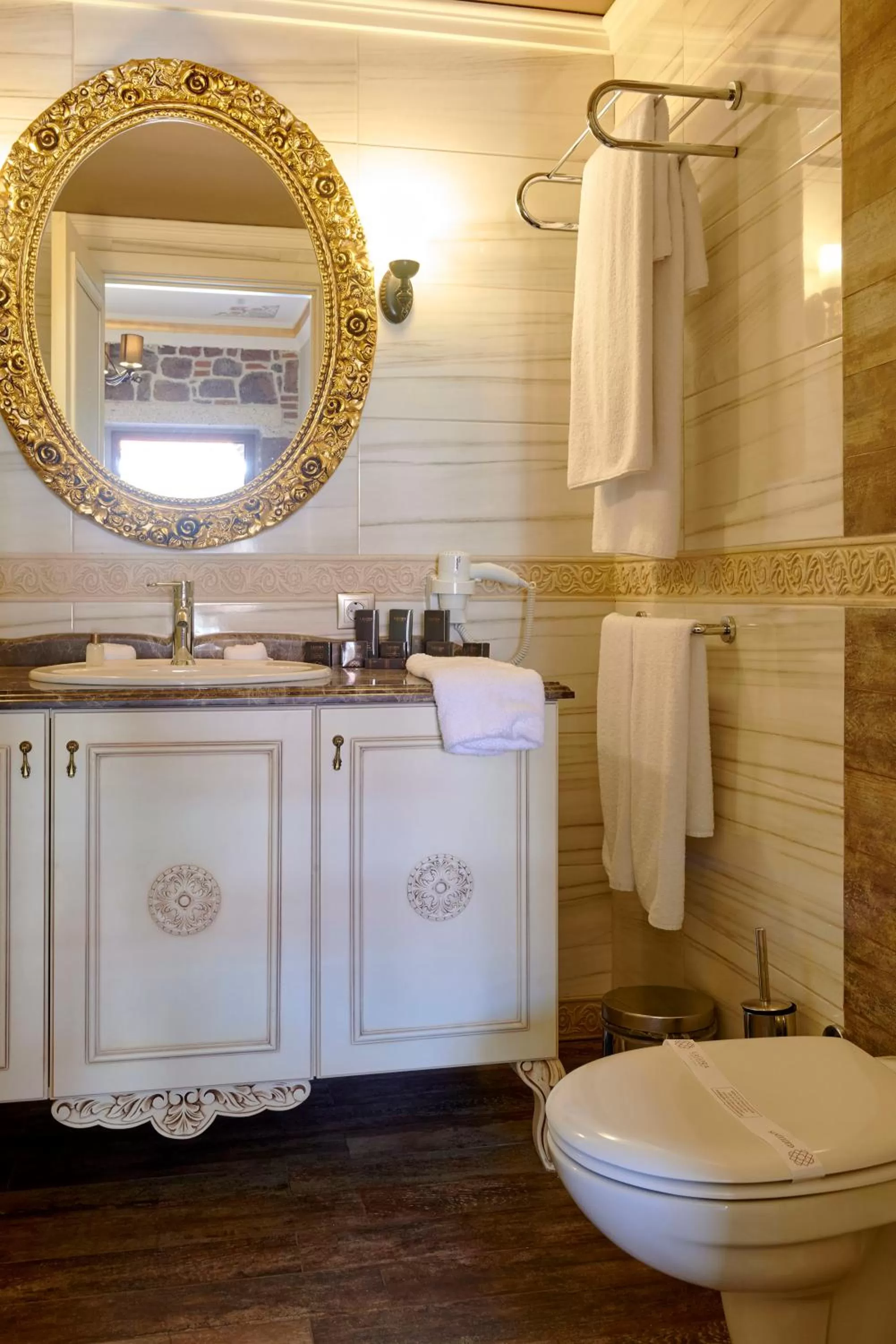 Shower in L'Agora Old Town Hotel & Bazaar