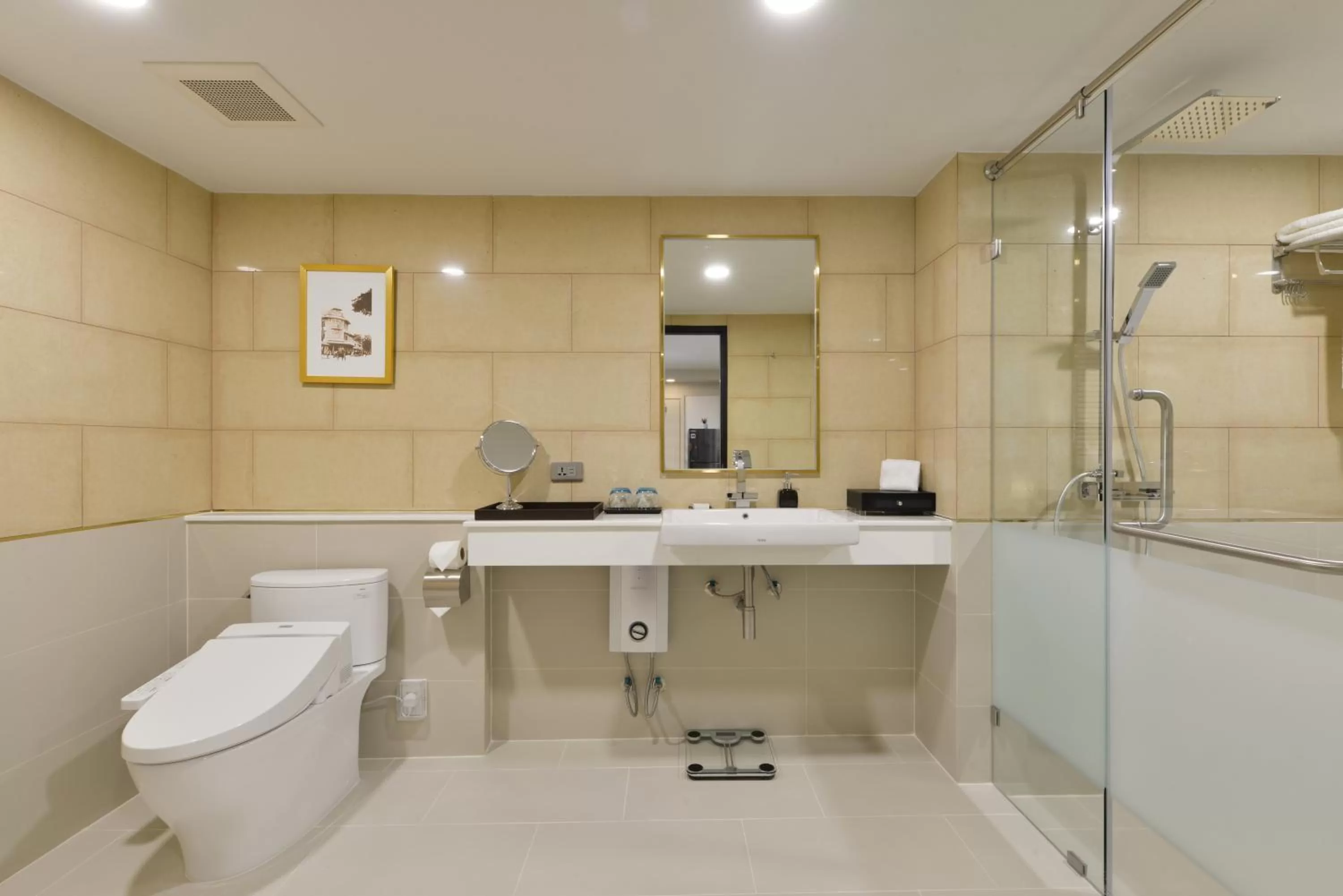 Bathroom in Oakwood Hotel & Residence Bangkok