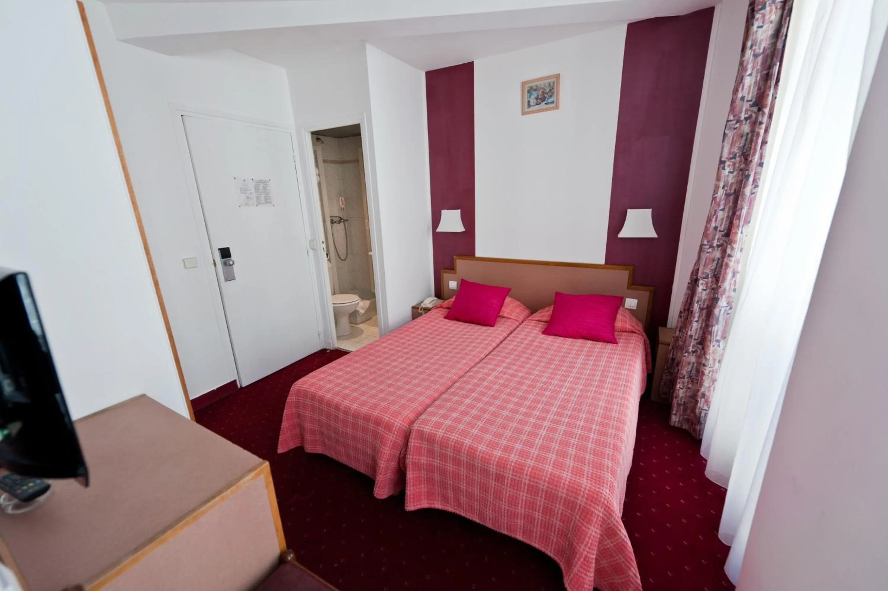Photo of the whole room, Bed in Hotel Royal Bergère