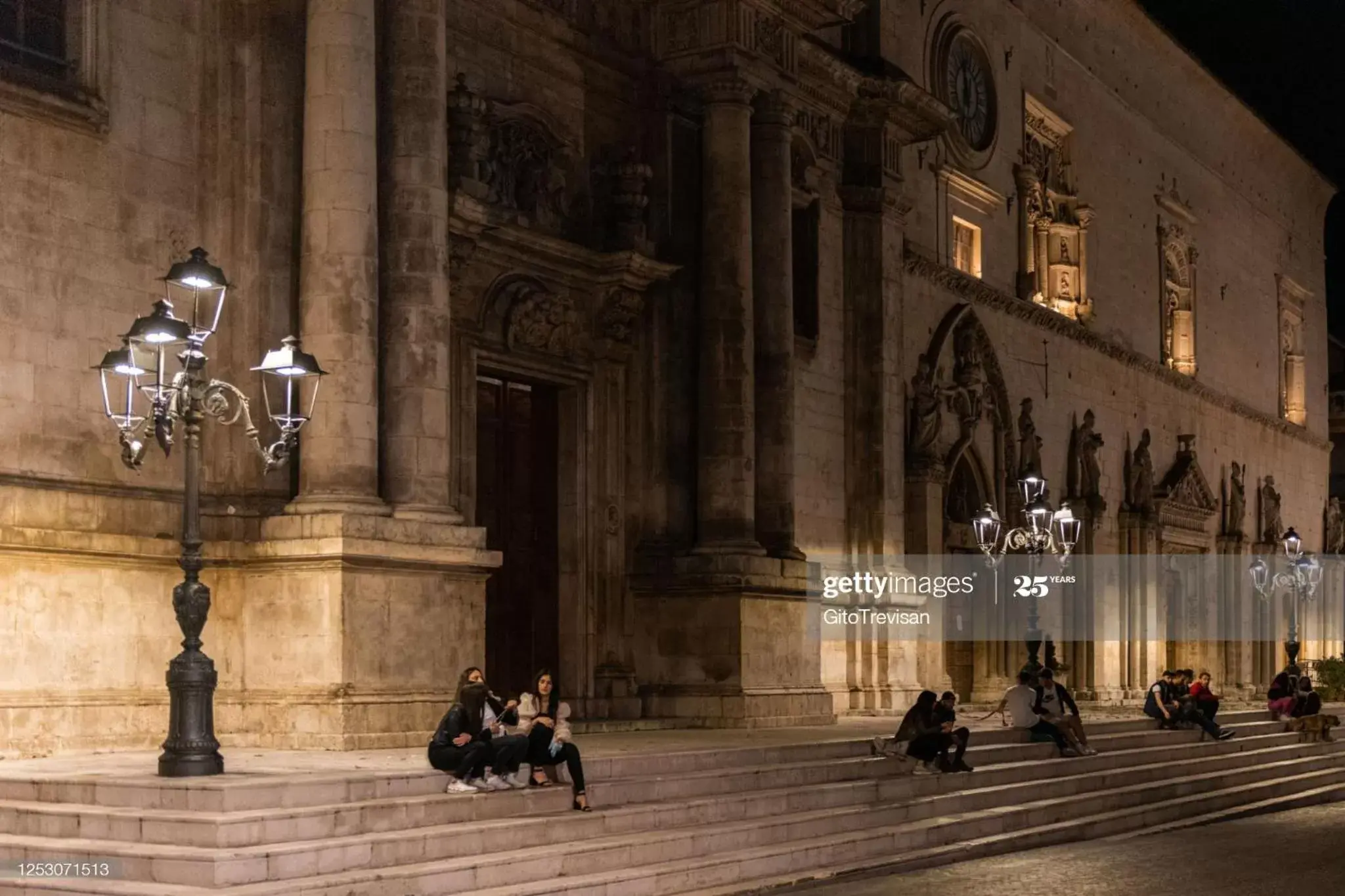 Dietro Piazza Maggiore