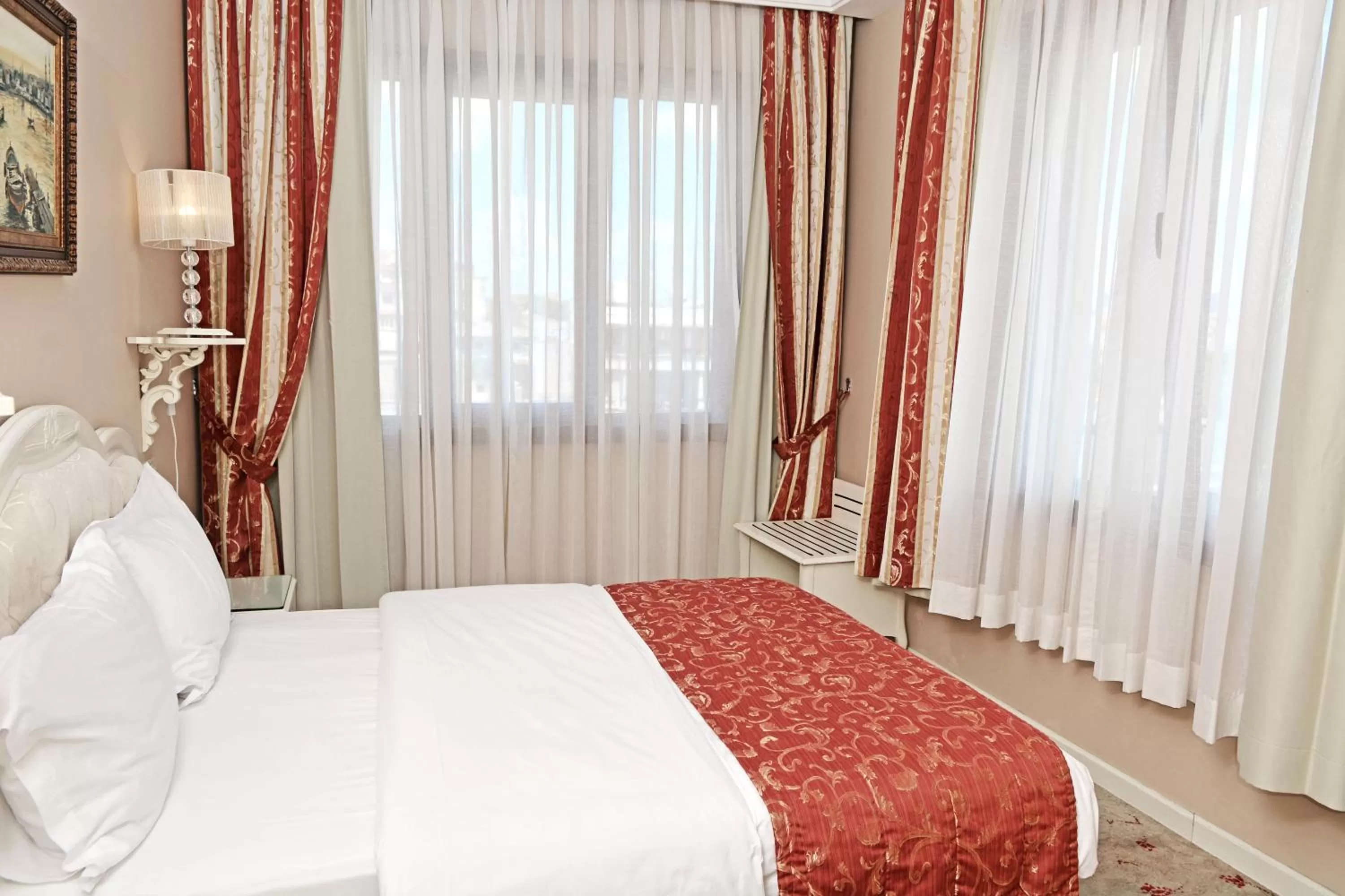 Bedroom, Bed in The And Hotel Sultanahmet - Special Category