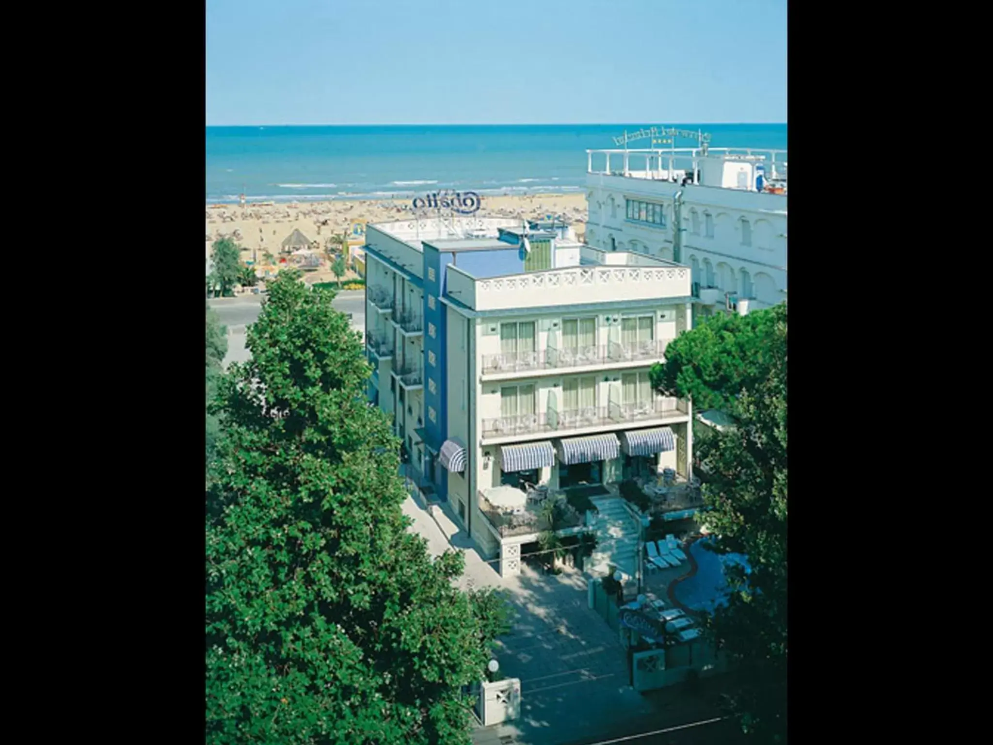 Facade/entrance in Hotel Cobalto