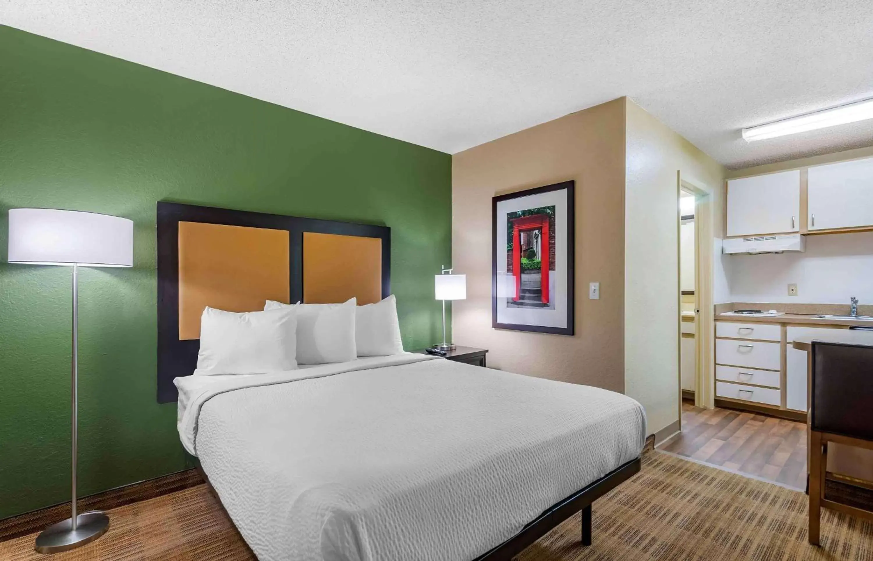 Bedroom, Bed in Extended Stay America Select Suites - Tampa - Brandon