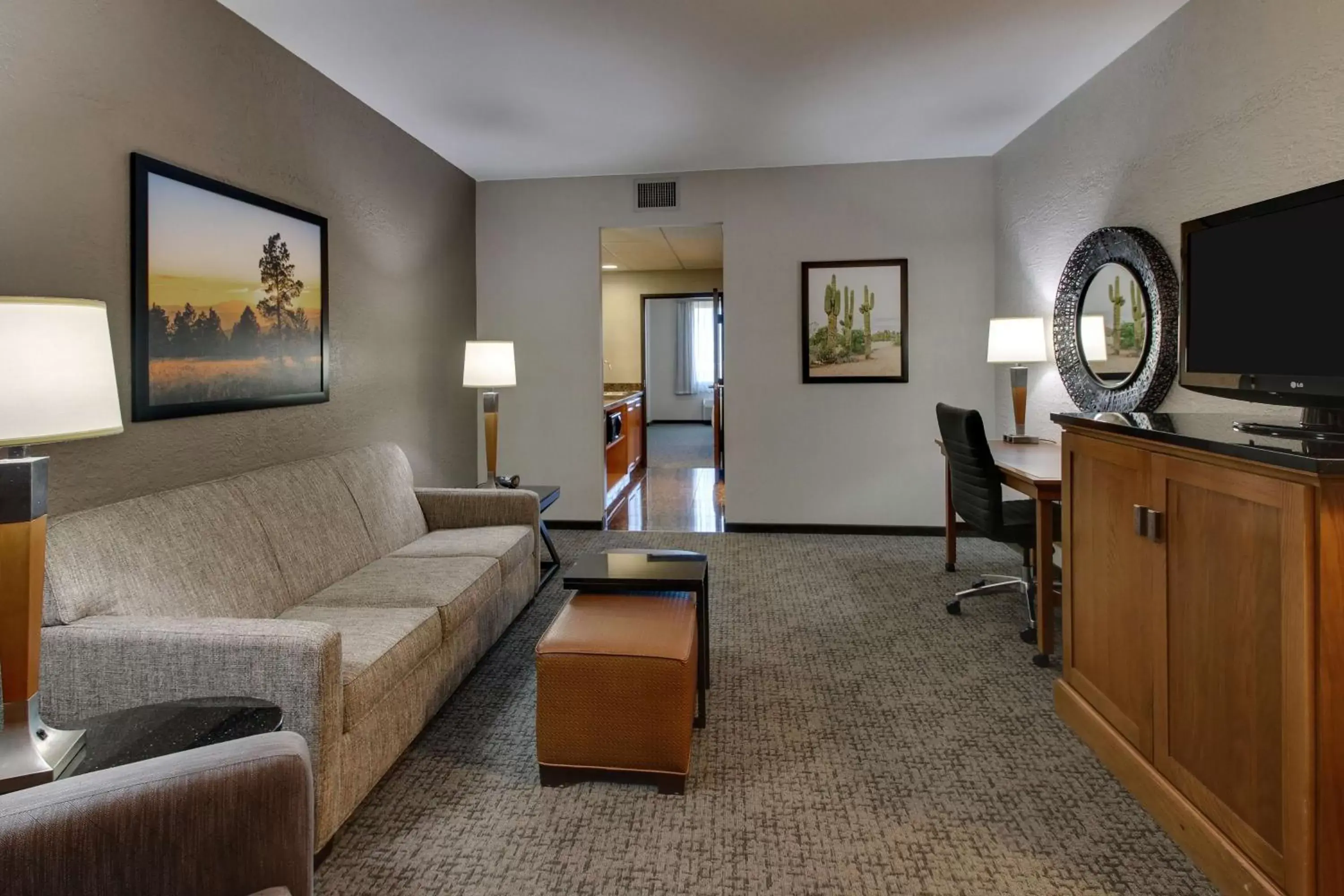 Photo of the whole room, Seating Area in Drury Inn & Suites Phoenix Happy Valley