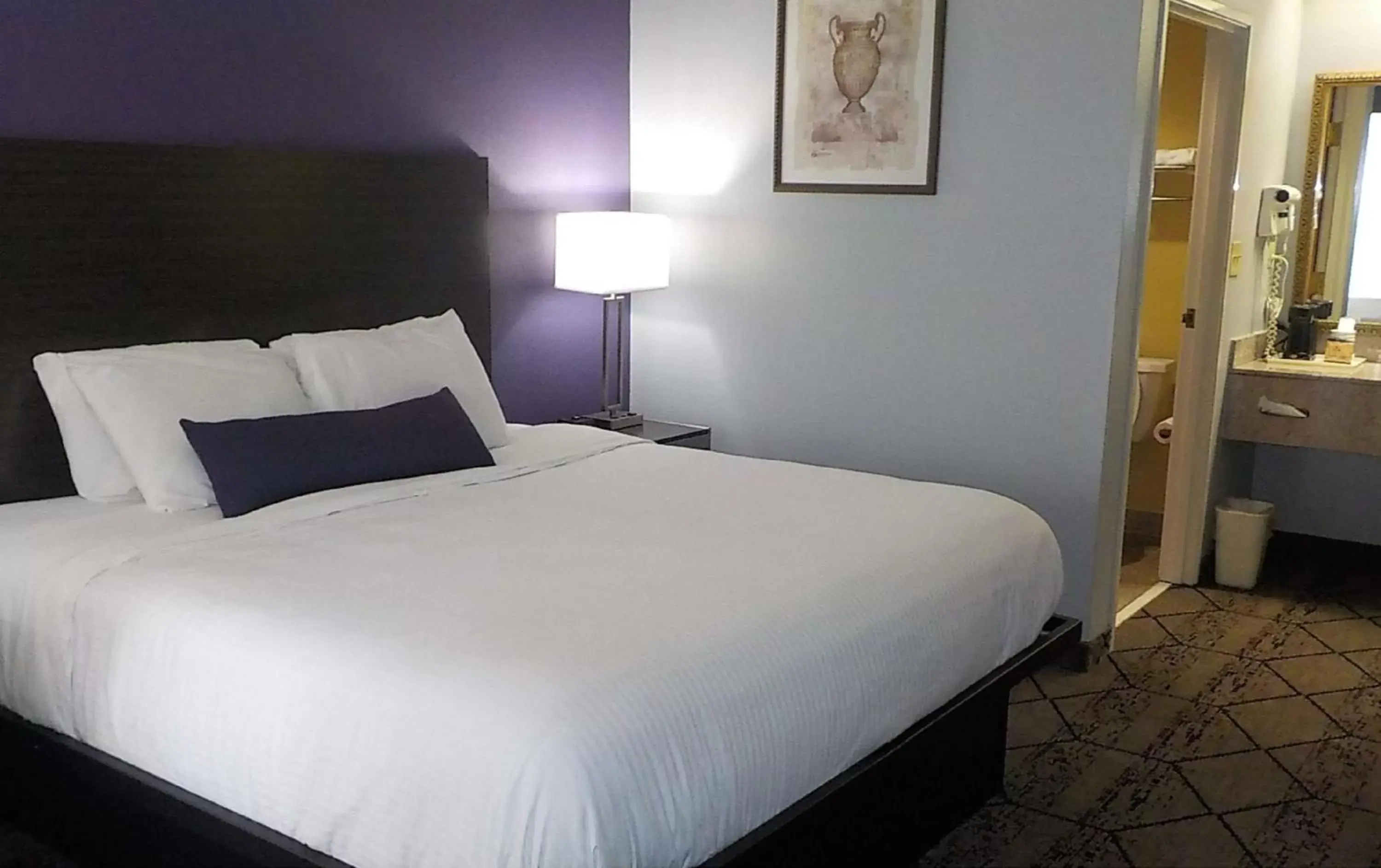 Photo of the whole room, Bed in SureStay Plus Hotel by Best Western Warner Robins AFB