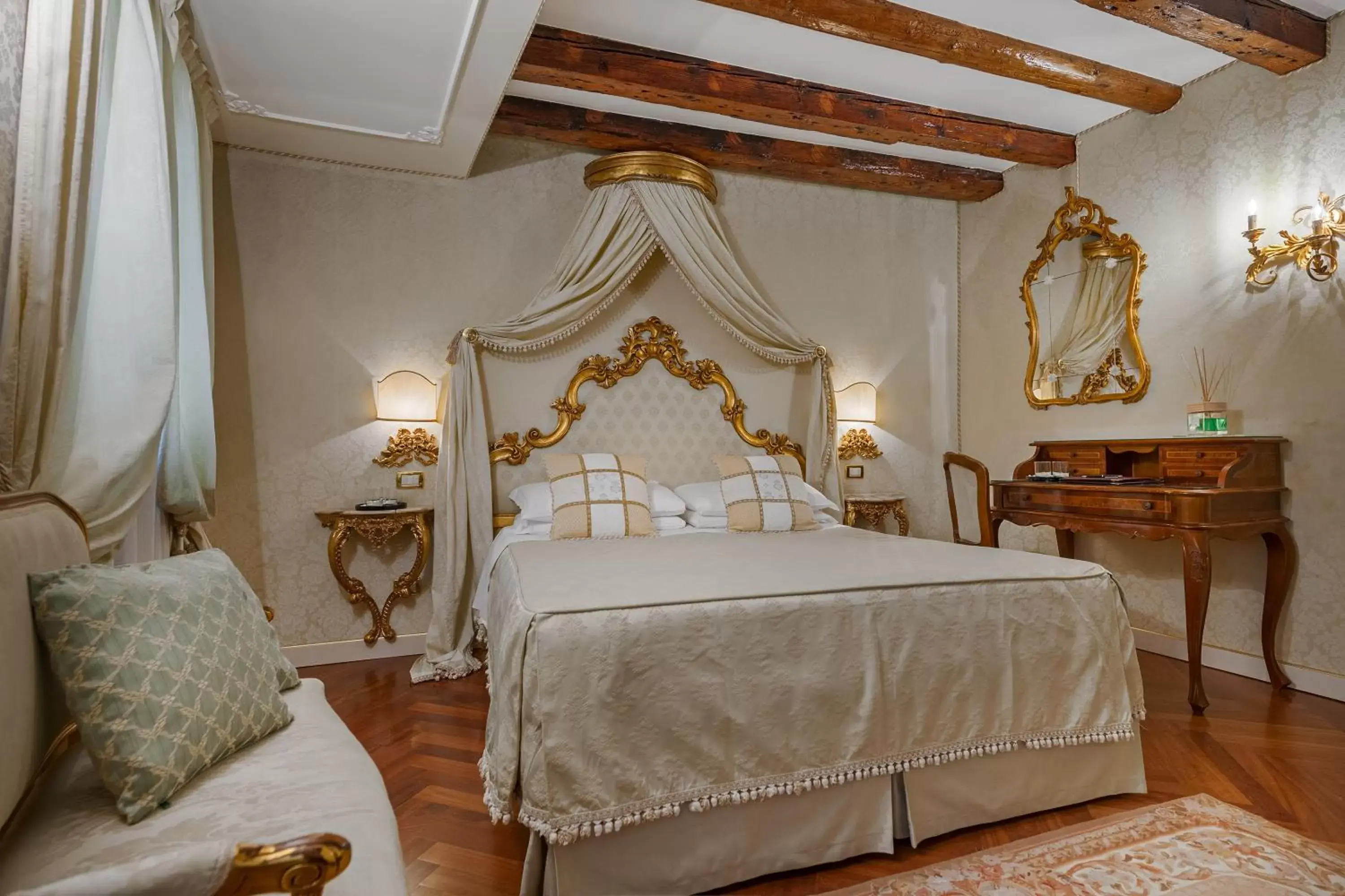 Photo of the whole room, Bed in Hotel Antico Doge - a Member of Elizabeth Hotel Group