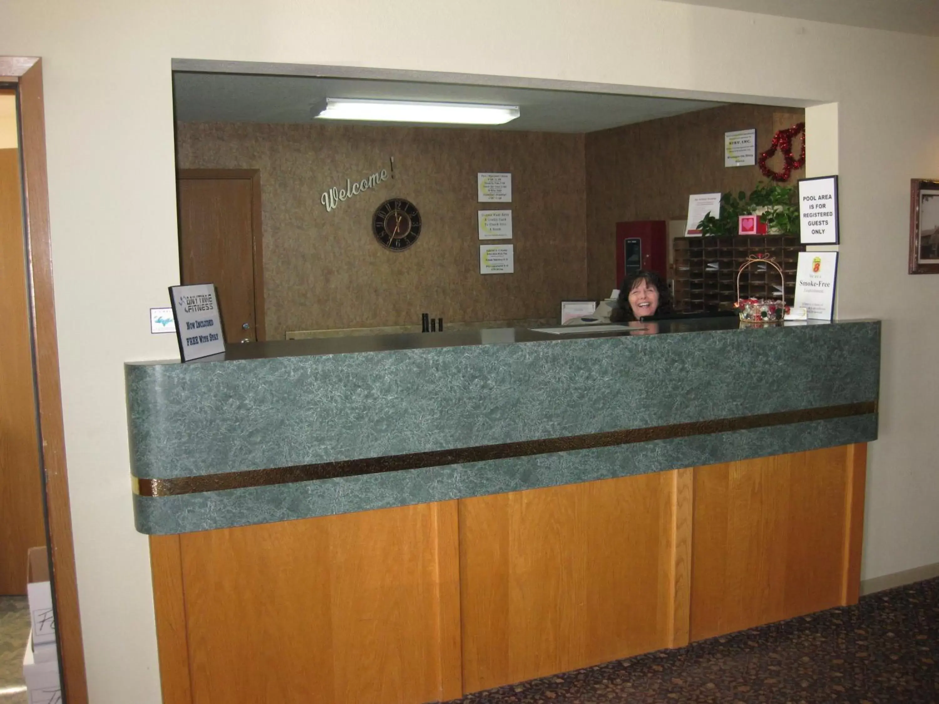 Lobby or reception, Lobby/Reception in Super 8 by Wyndham Escanaba