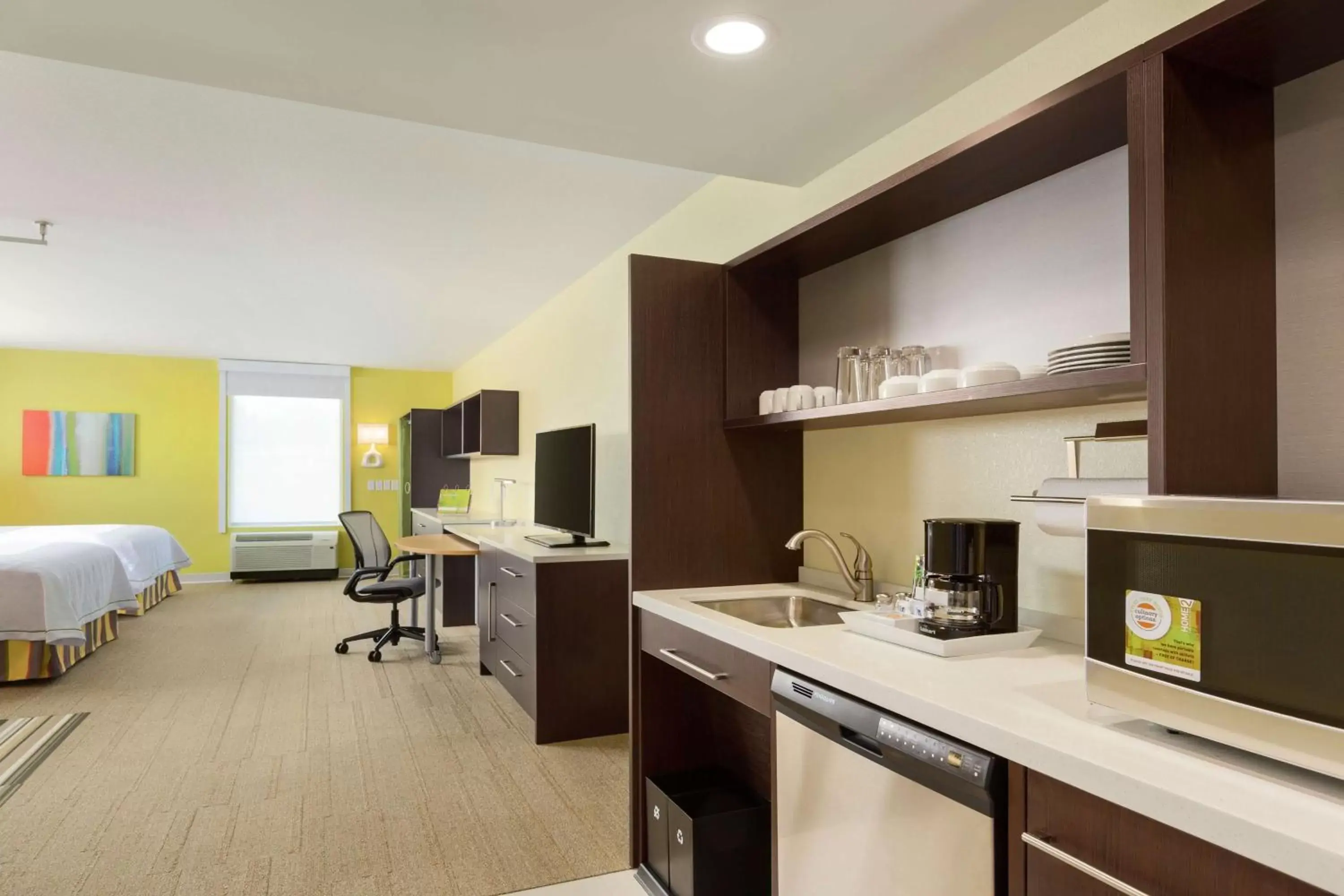 Bedroom, Kitchen/Kitchenette in Home2 Suites by Hilton Canton