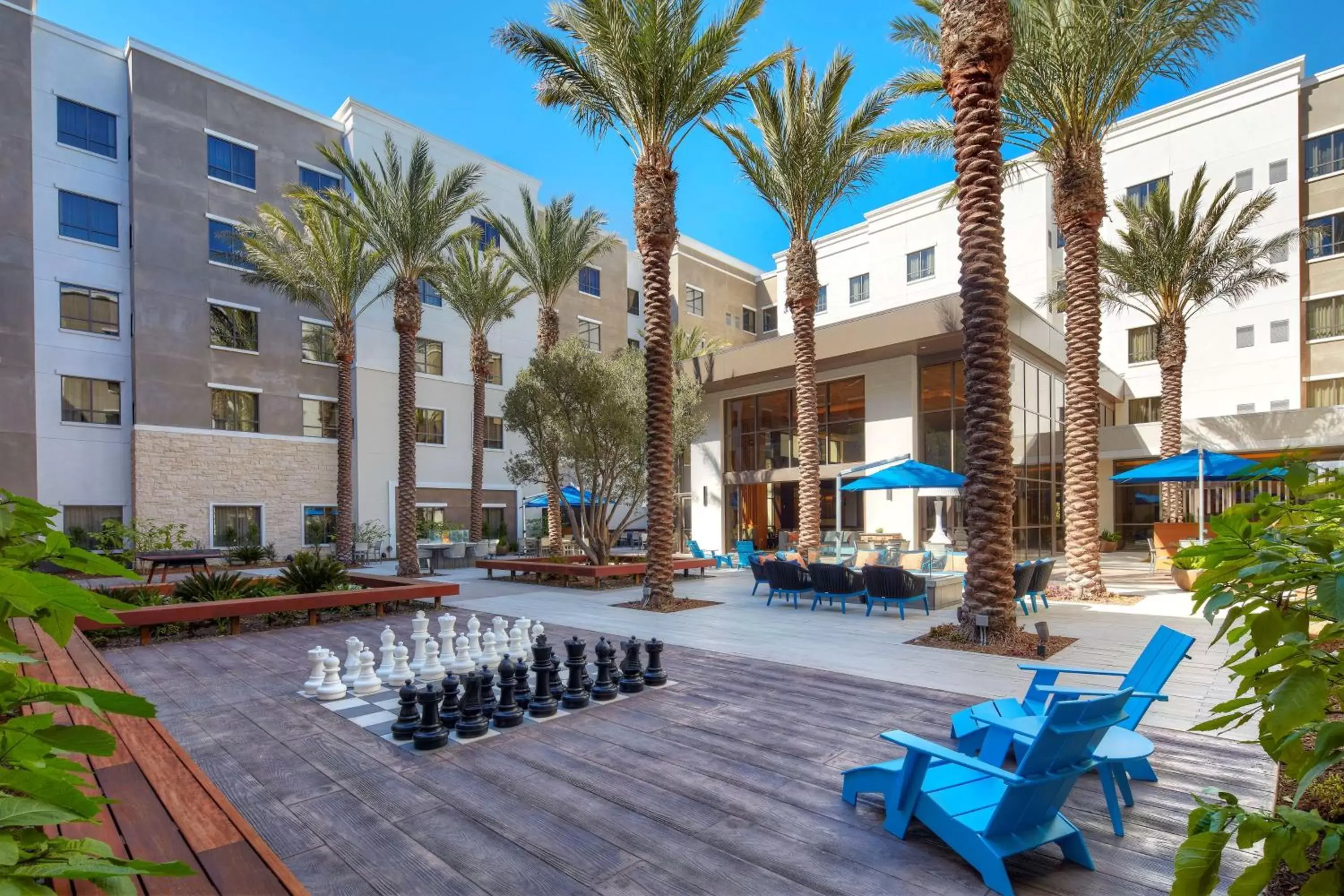 Inner courtyard view in Homewood Suites by Hilton San Diego Hotel Circle/SeaWorld Area