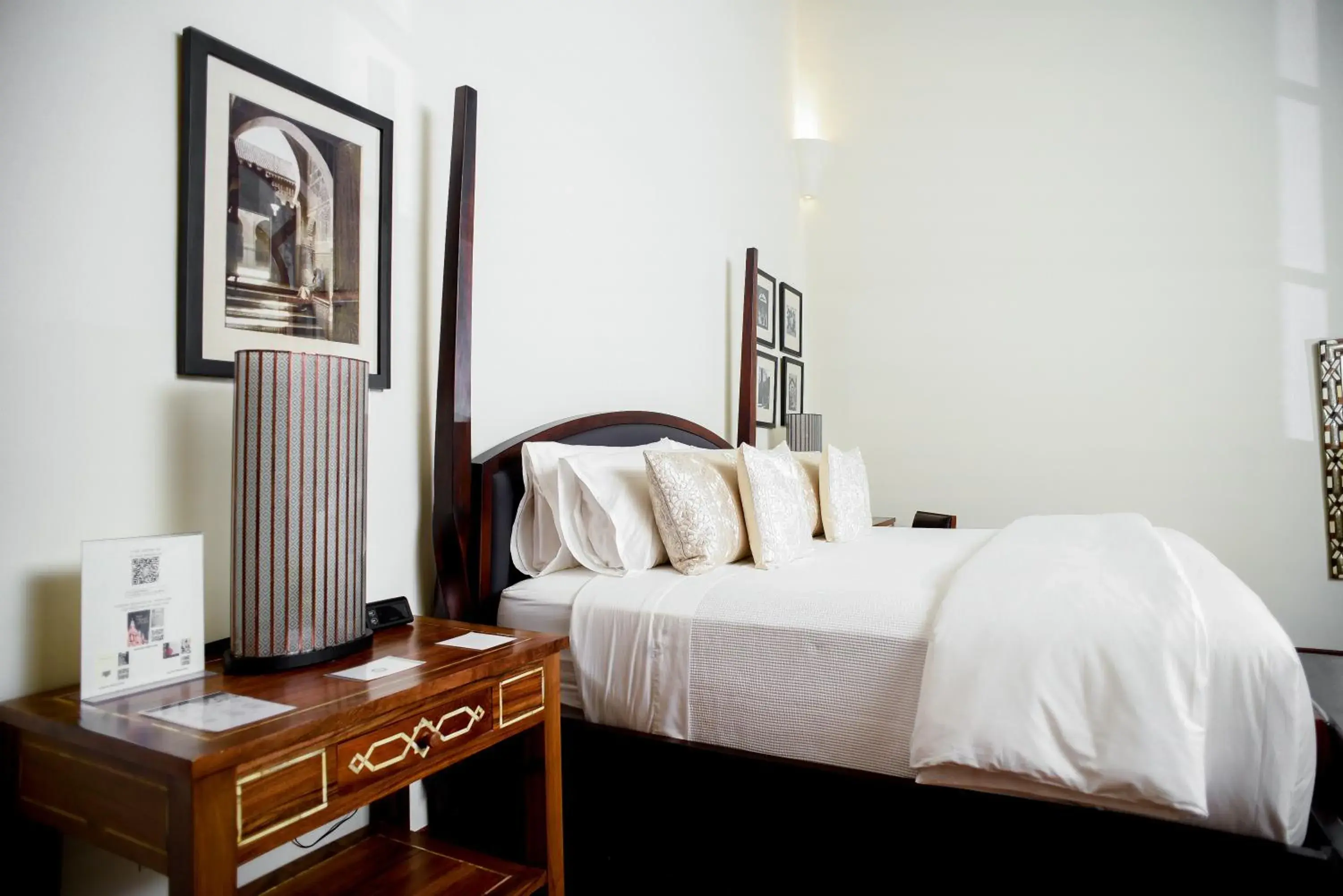 Bedroom, Bed in HOTEL CASA BLANCA 7