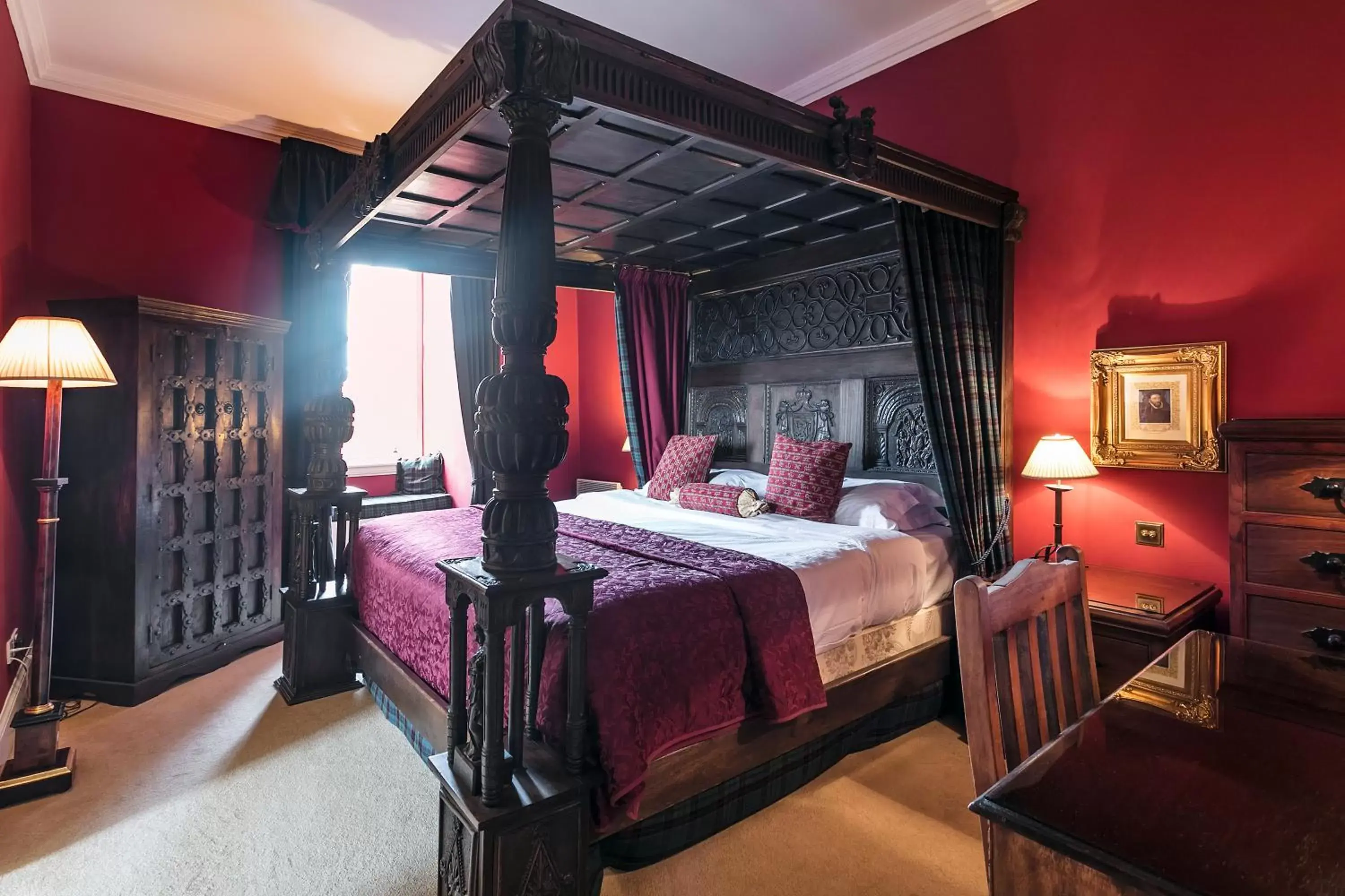Bedroom, Bed in Dalhousie Castle Hotel