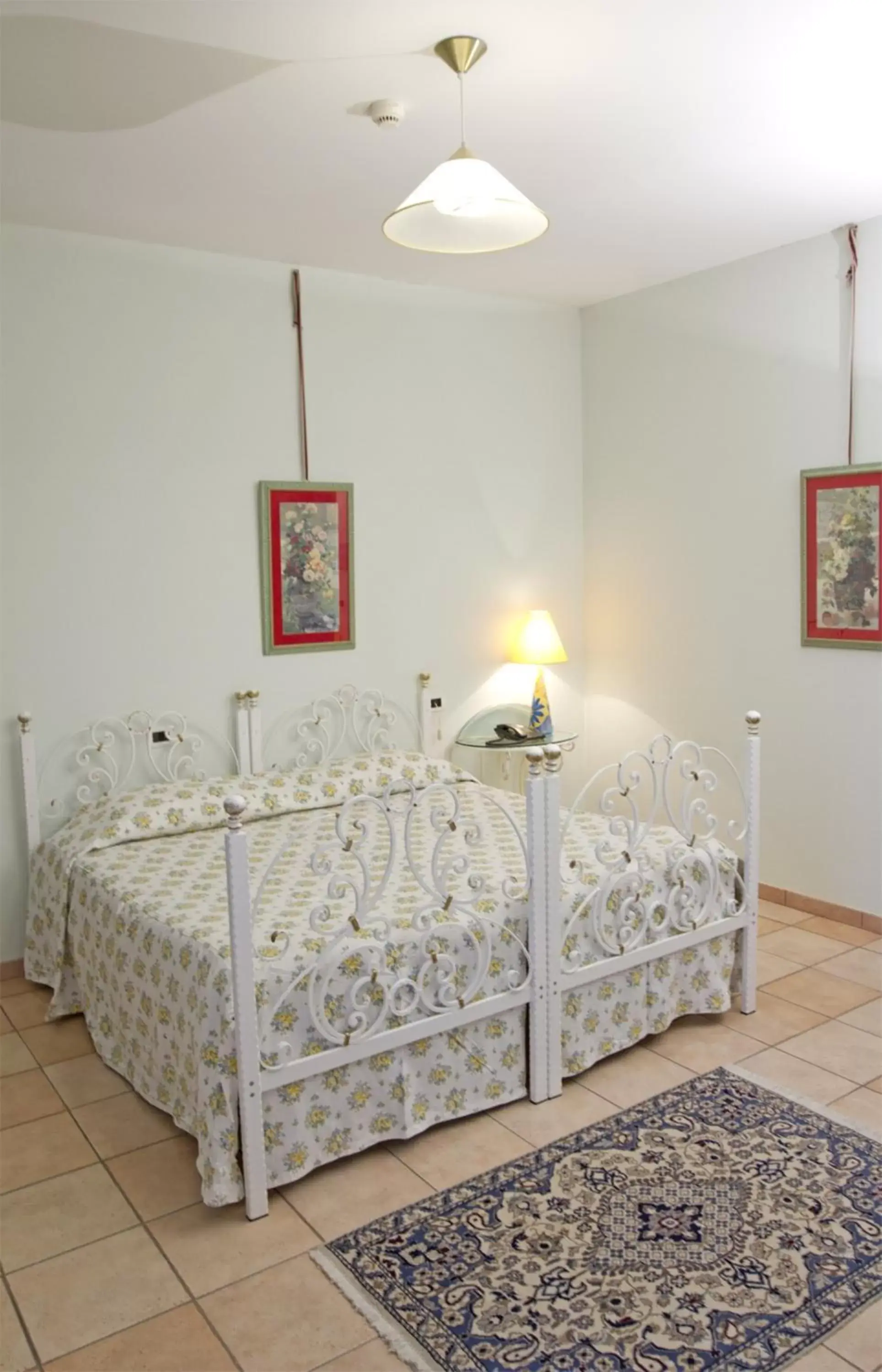 Photo of the whole room, Bed in Villa Scalabrini