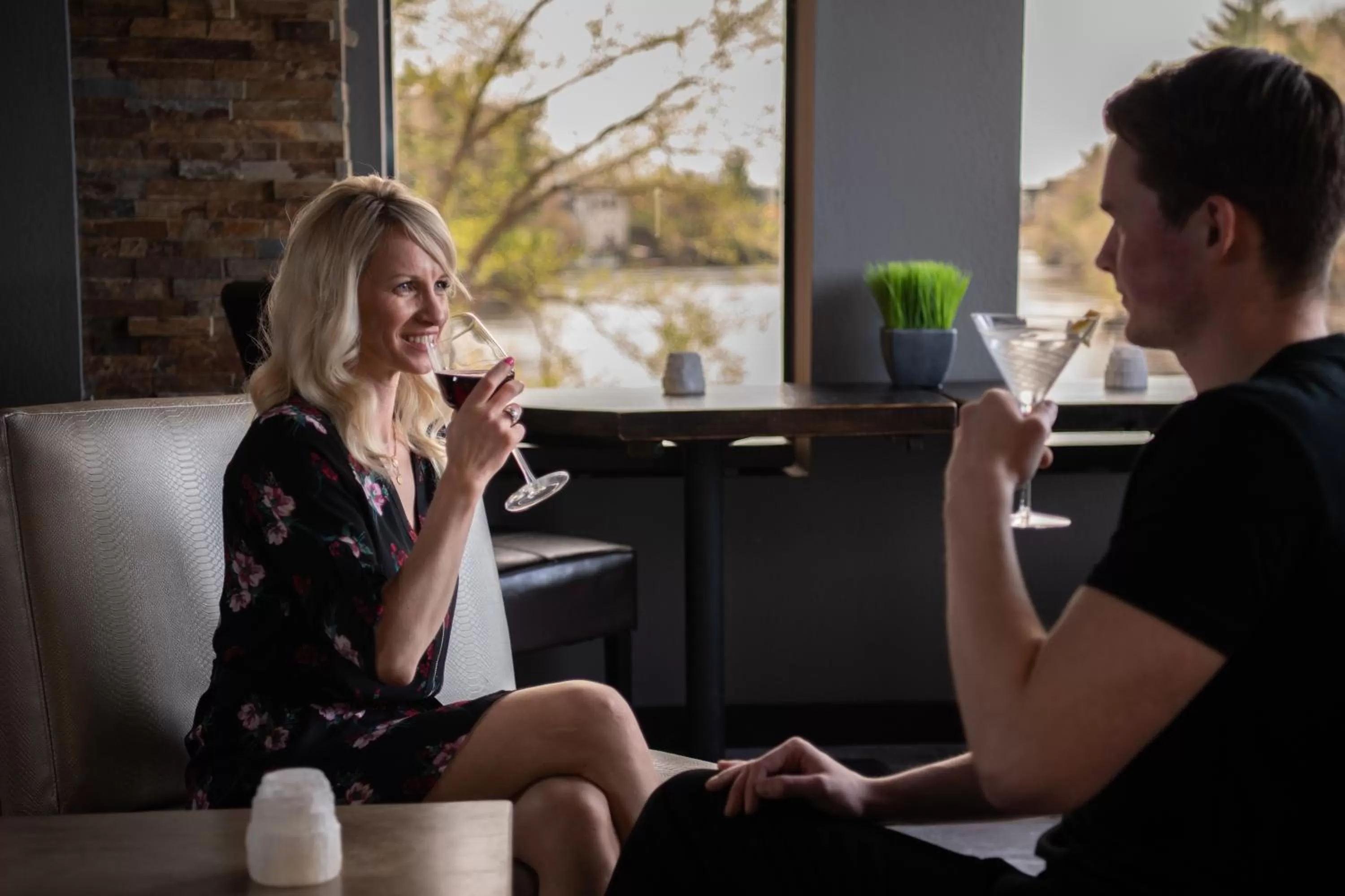 Lounge or bar in The VUE Boutique Hotel & Boathouse