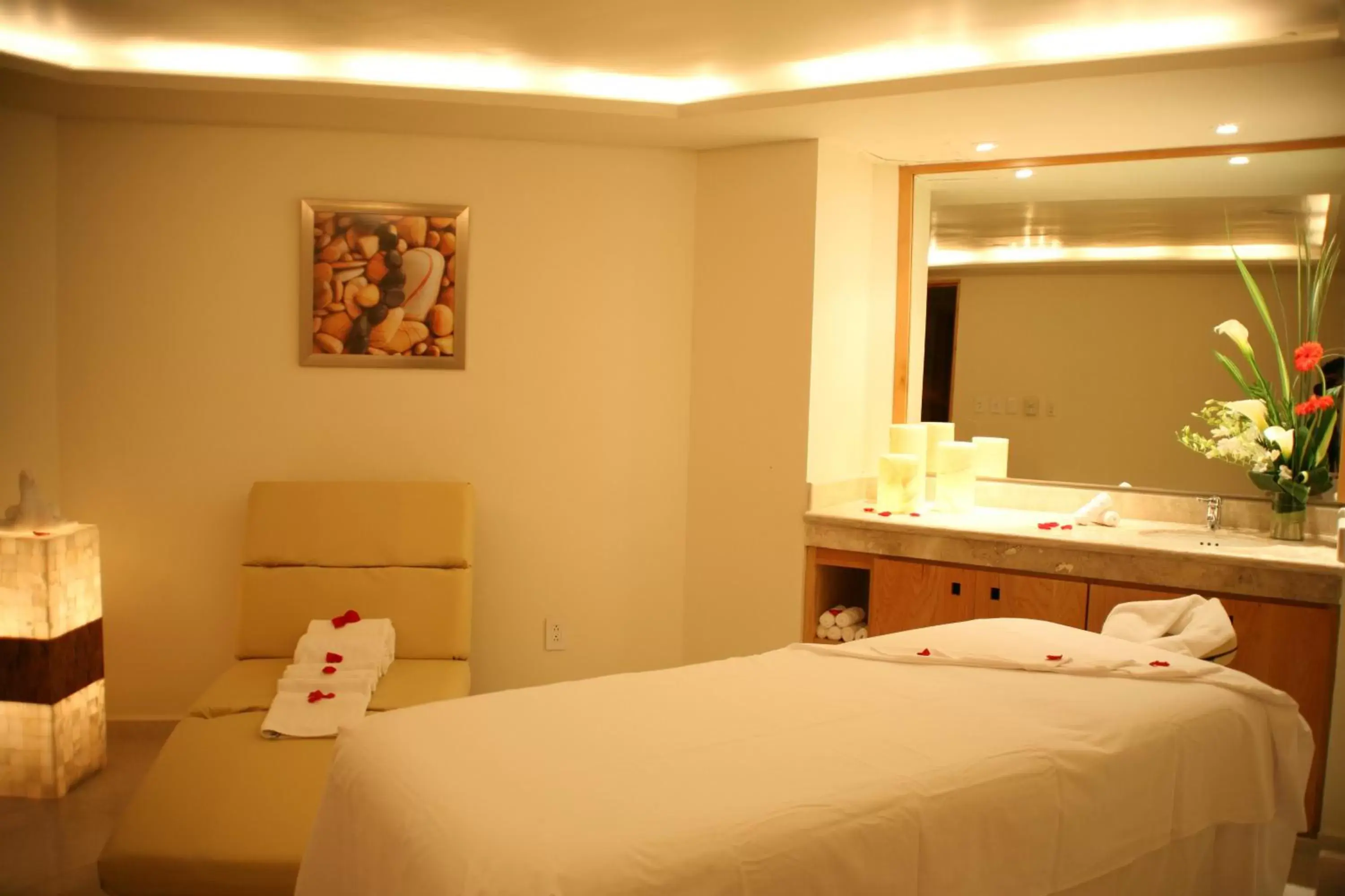 Massage, Bed in GR Caribe Deluxe By Solaris All Inclusive