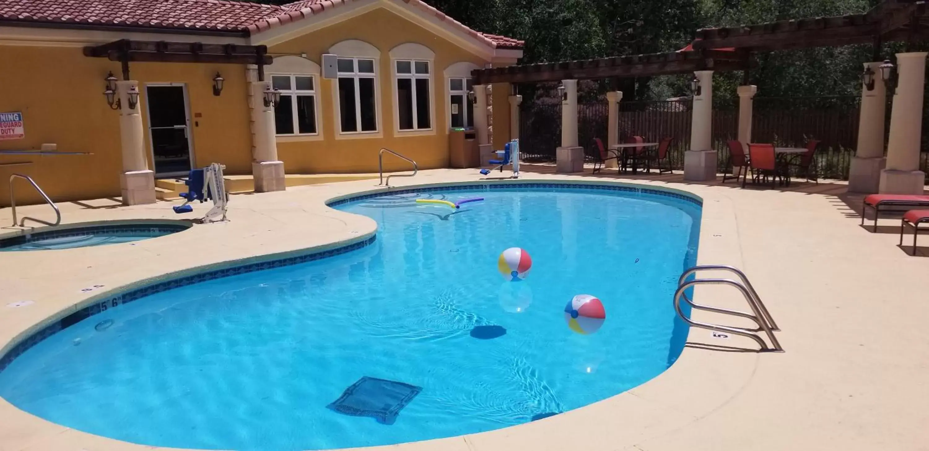 Garden view, Swimming Pool in Best Western Plus Greenwell Inn