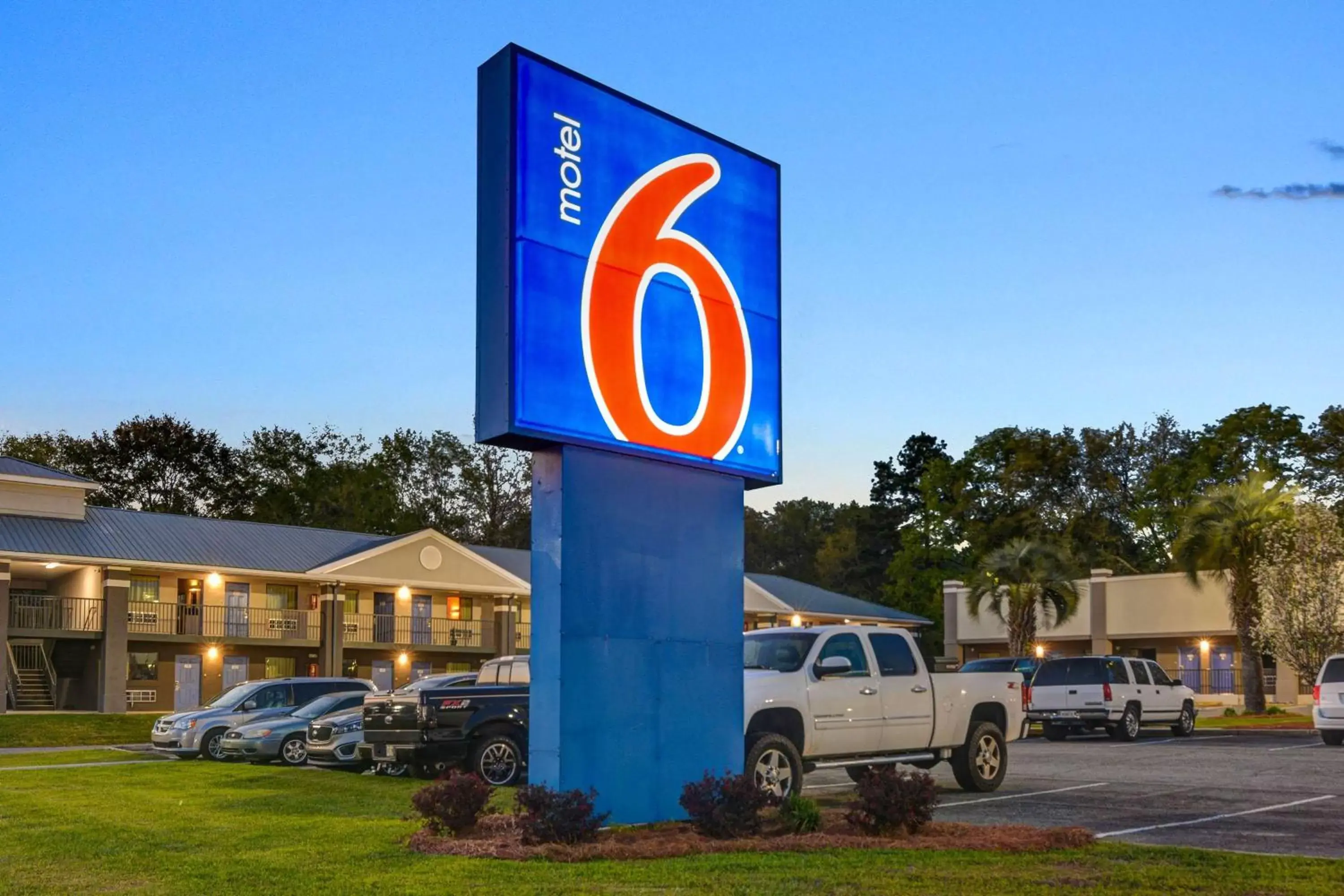 Property building in Motel 6-Moultrie, GA Property building in Motel 6-Moultrie, GA
