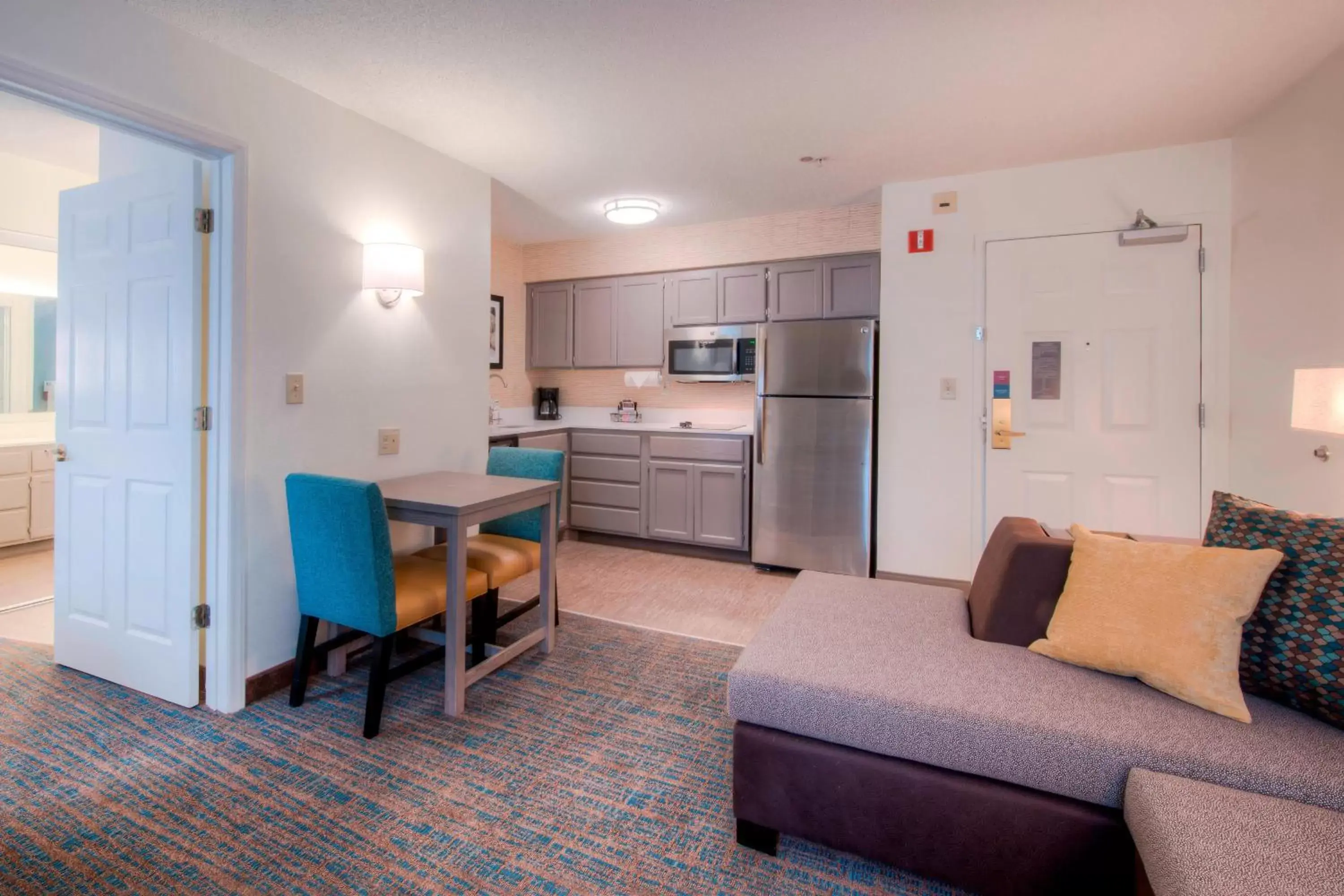 Bedroom, Kitchen/Kitchenette in Residence Inn by Marriott Wilmington Landfall