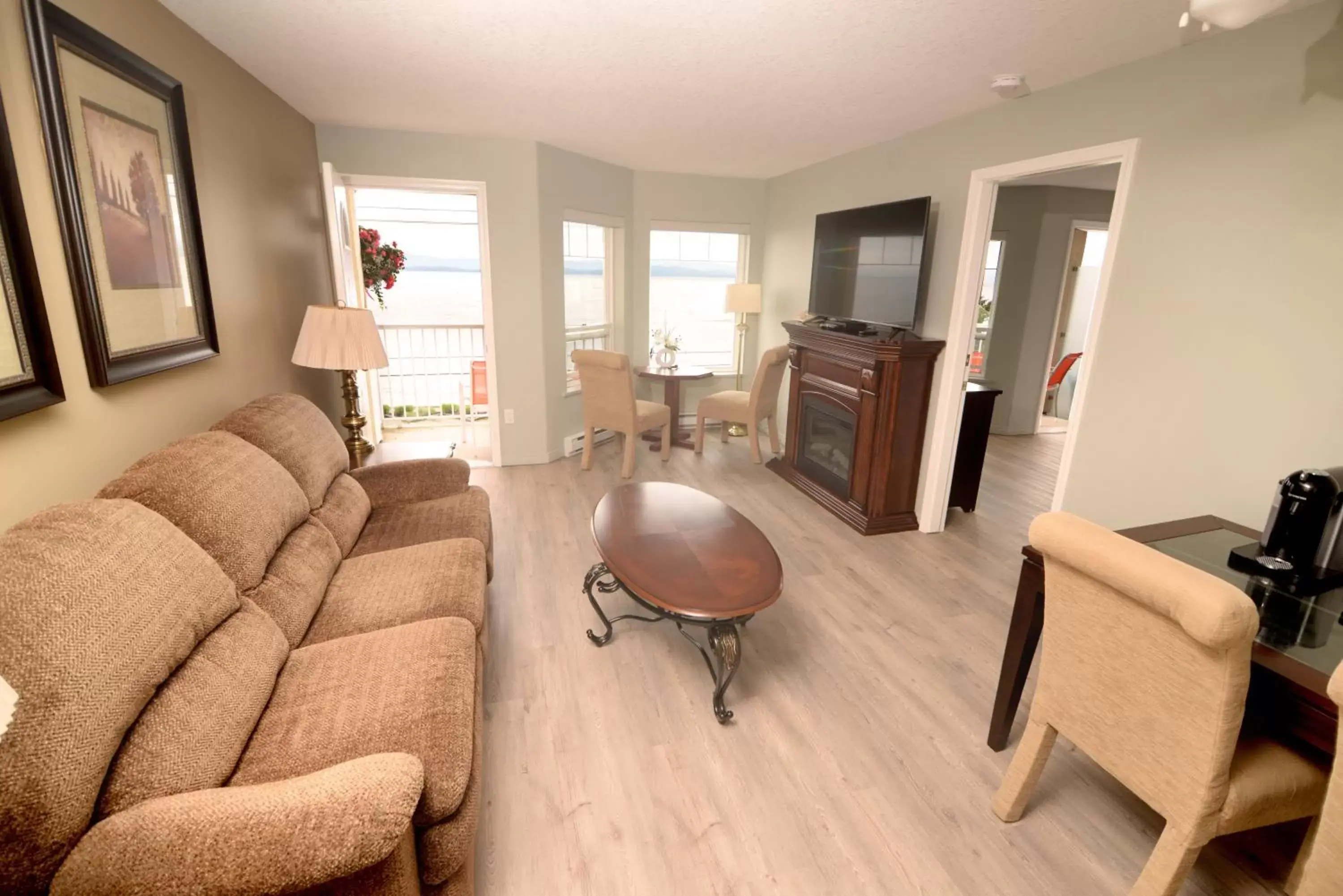 Living room, Seating Area in Casa Grande Inn