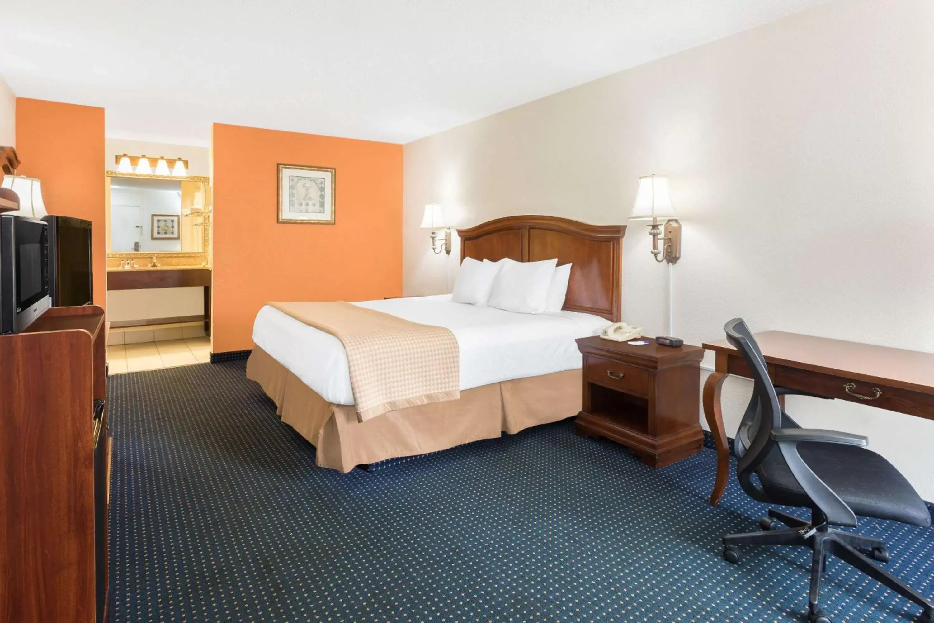 Photo of the whole room, Bed in Baymont by Wyndham Rocky Mount I-95
