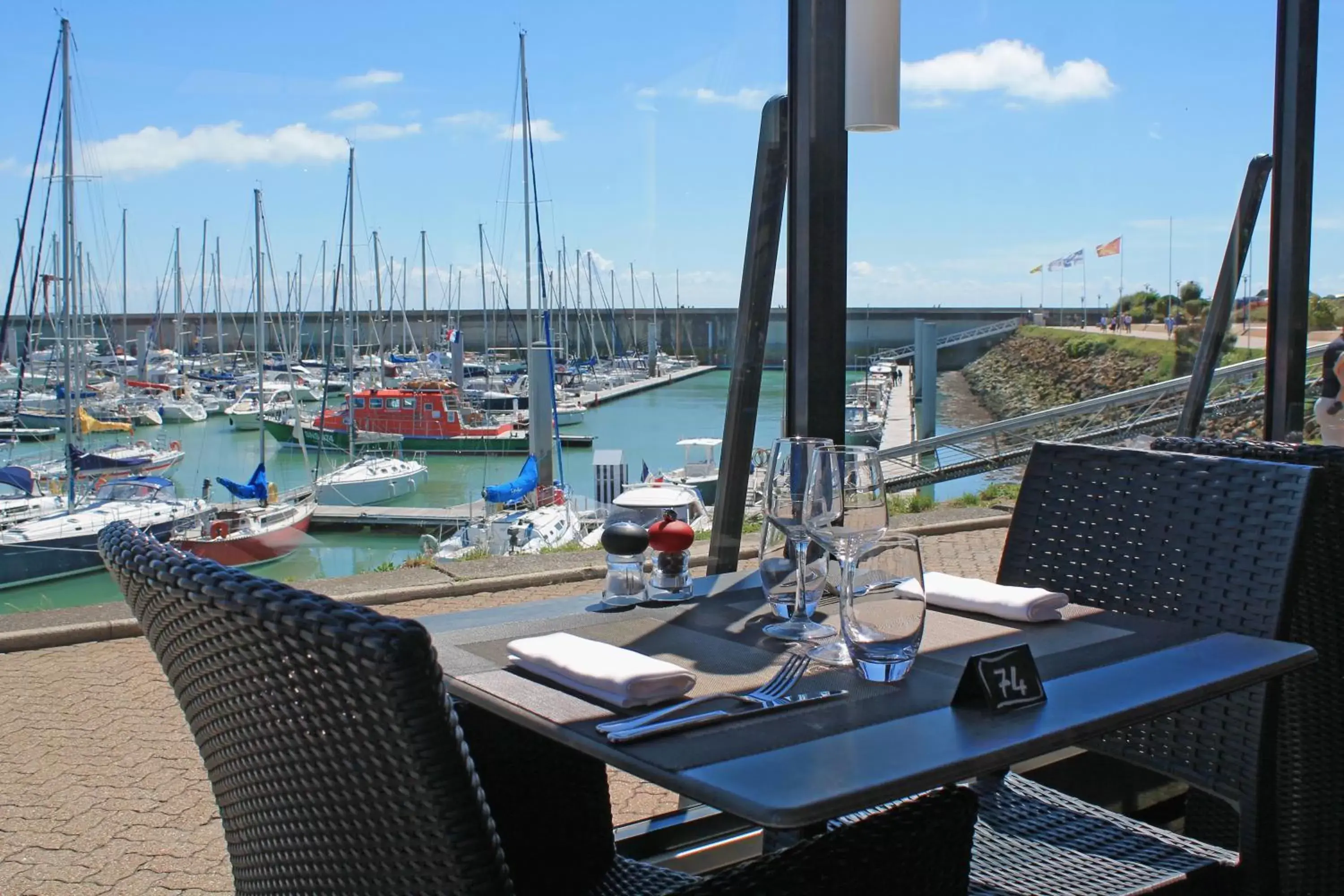 Restaurant/places to eat in ibis Granville Port De Plaisance