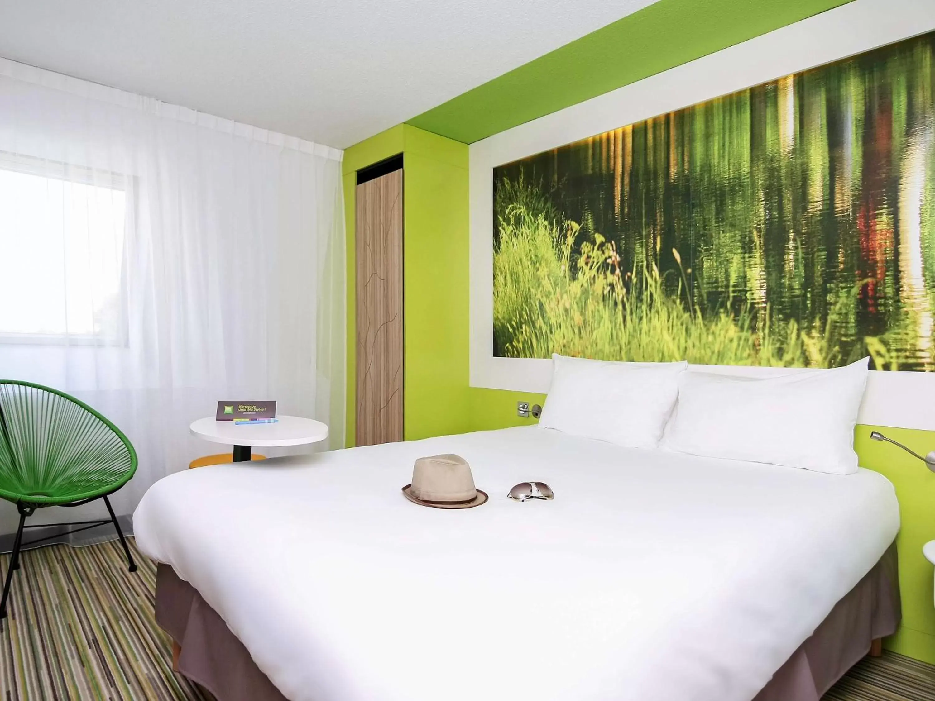 Photo of the whole room, Bed in Ibis Styles Toulouse Labège