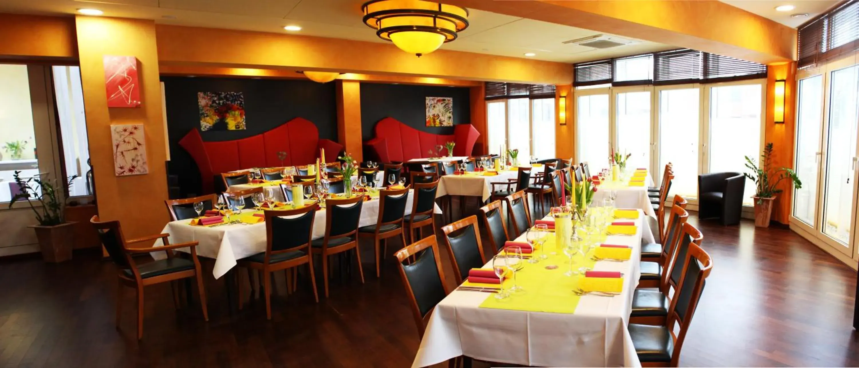 Banquet/Function facilities, Restaurant/Places to Eat in Hotel-Restaurant Amadeus