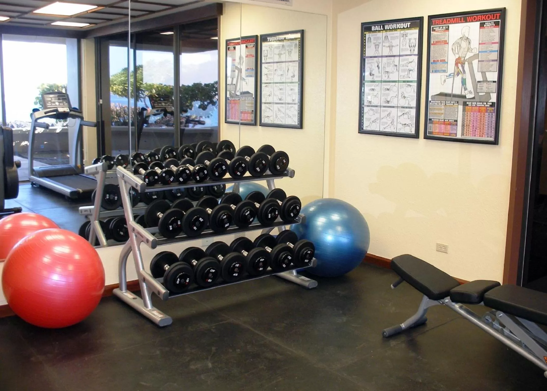 Fitness centre/facilities in Royal Kona Resort