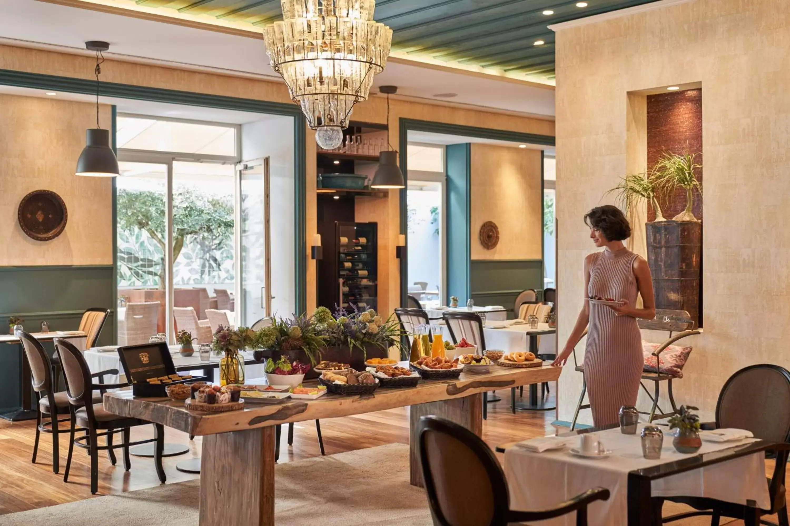 Breakfast, Restaurant/Places to Eat in PortoBay Liberdade