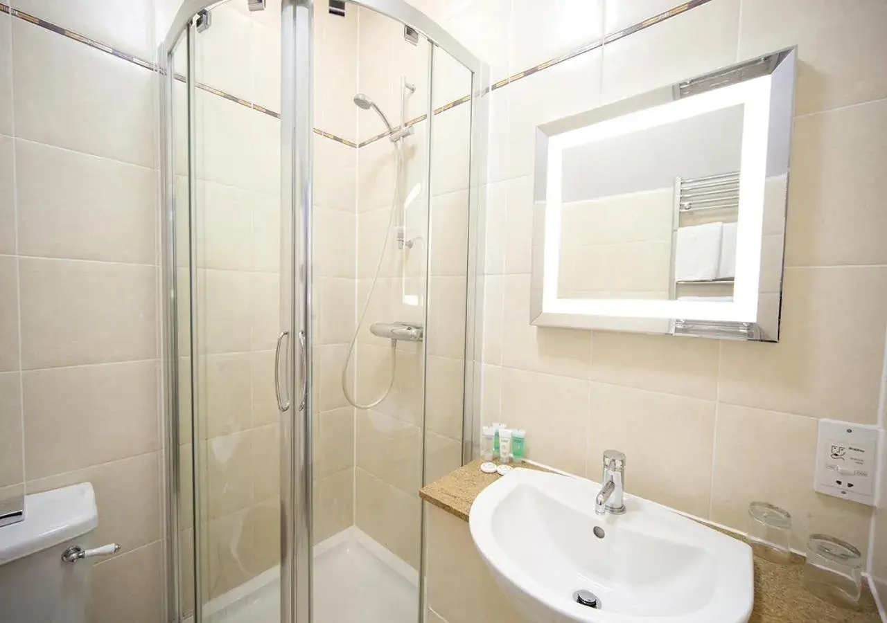 Shower, Bathroom in Heacham Manor Hotel