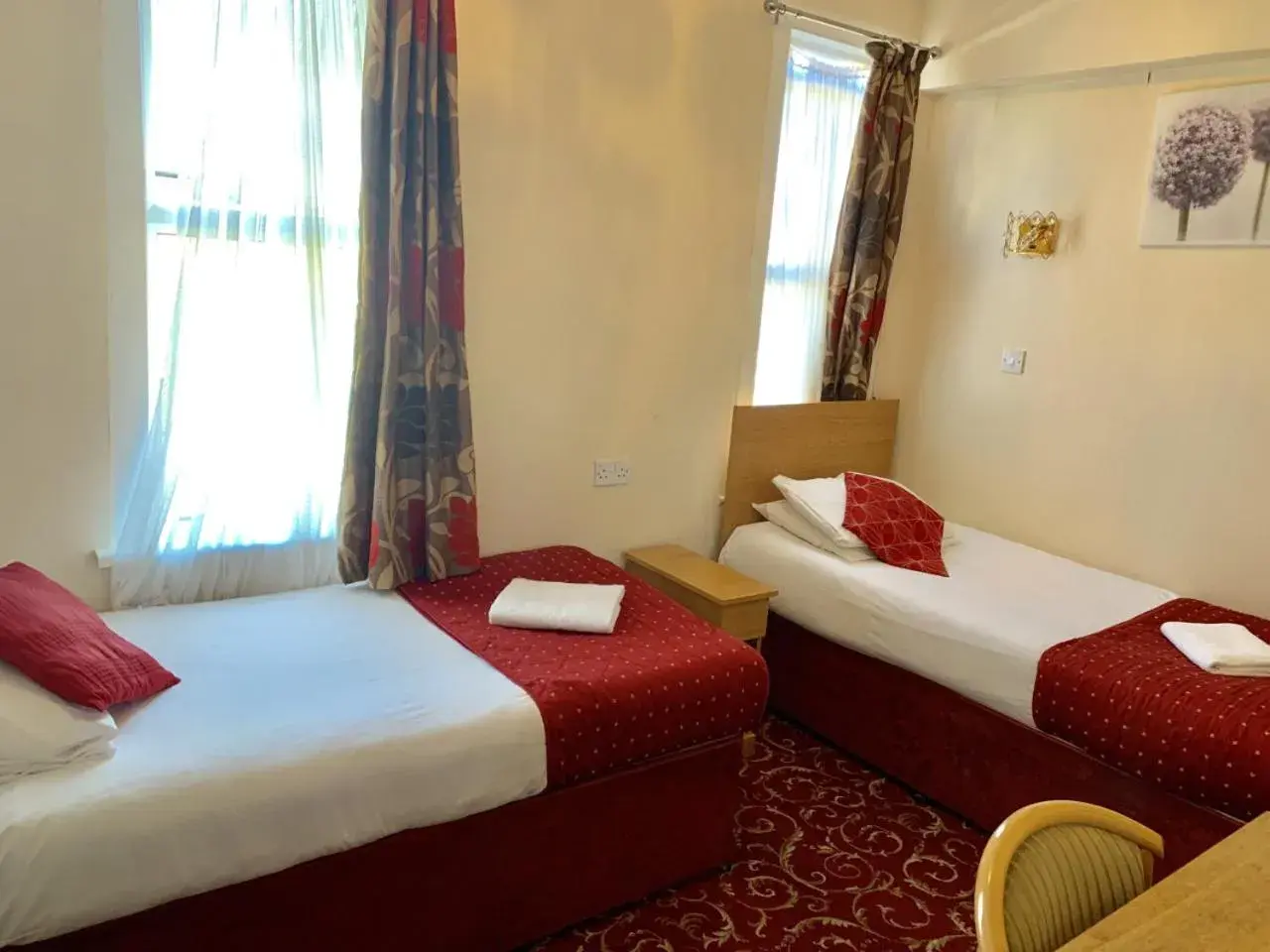 Bedroom, Bed in Britannia Inn Hotel Bedroom, Bed in Britannia Inn Hotel