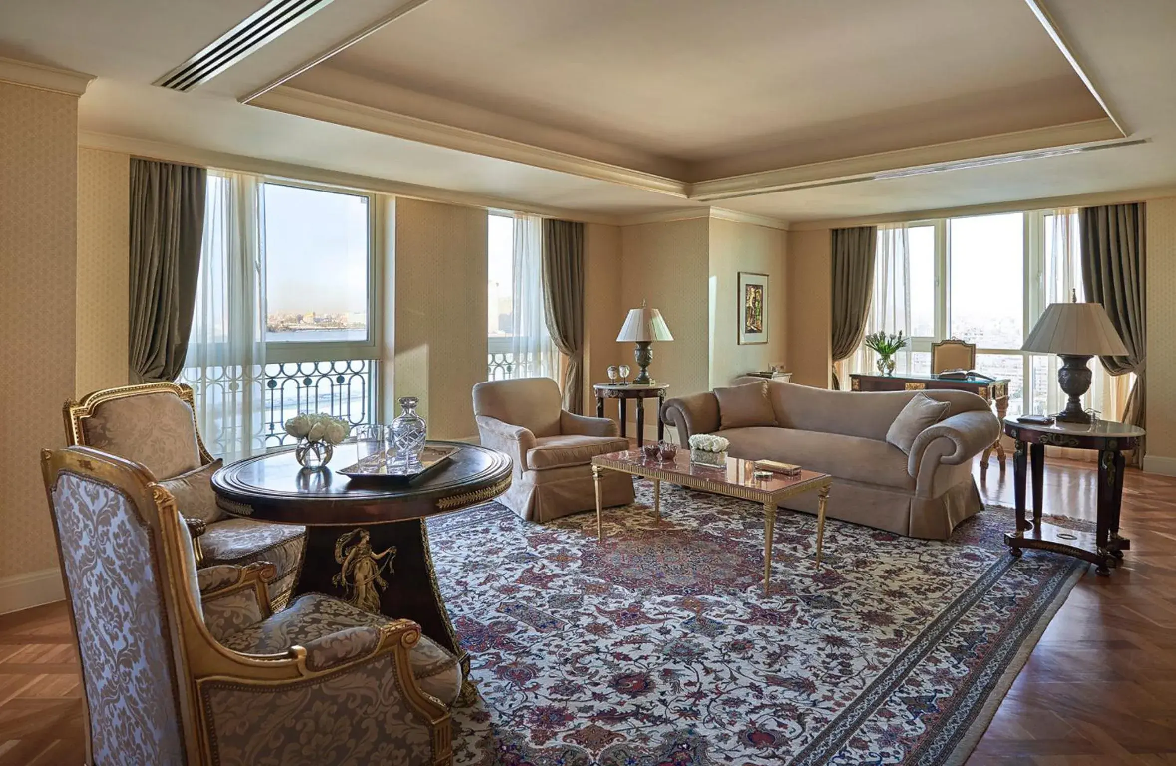 Living room in Four Seasons Cairo At The First Residence