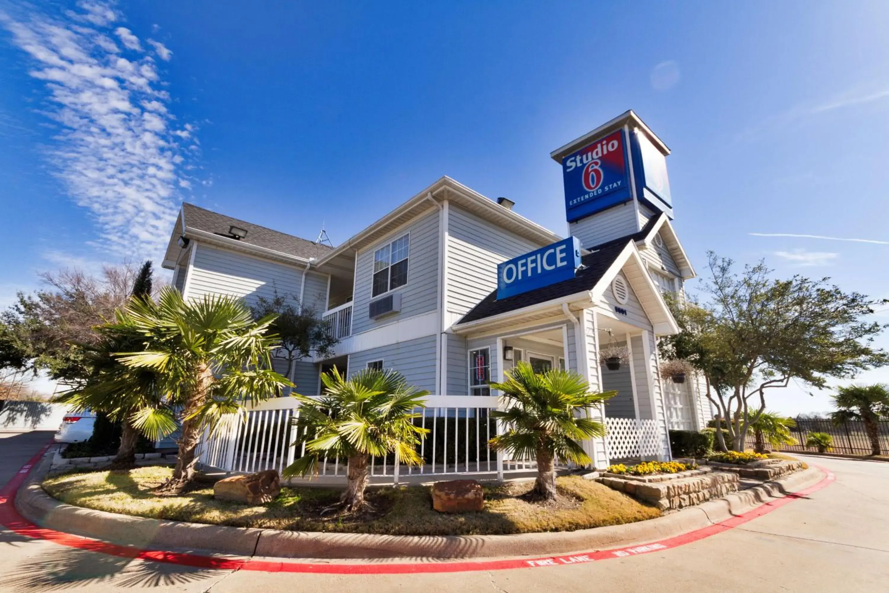 Property building in Studio 6-Dallas, TX - Garland - Northeast Property building in Studio 6-Dallas, TX - Garland - Northeast