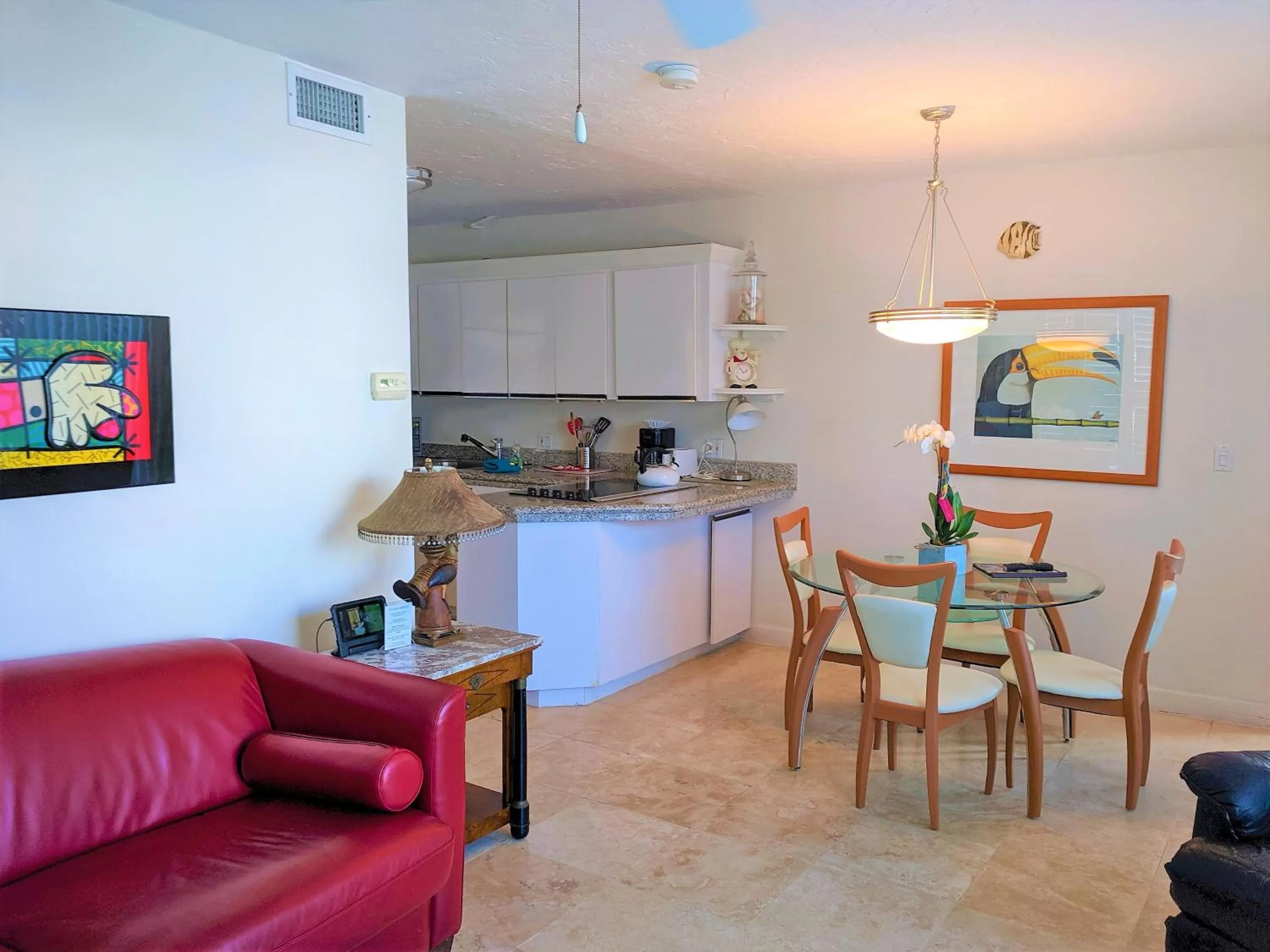 Kitchen or kitchenette in Manhattan Tower Apartment Hotel
