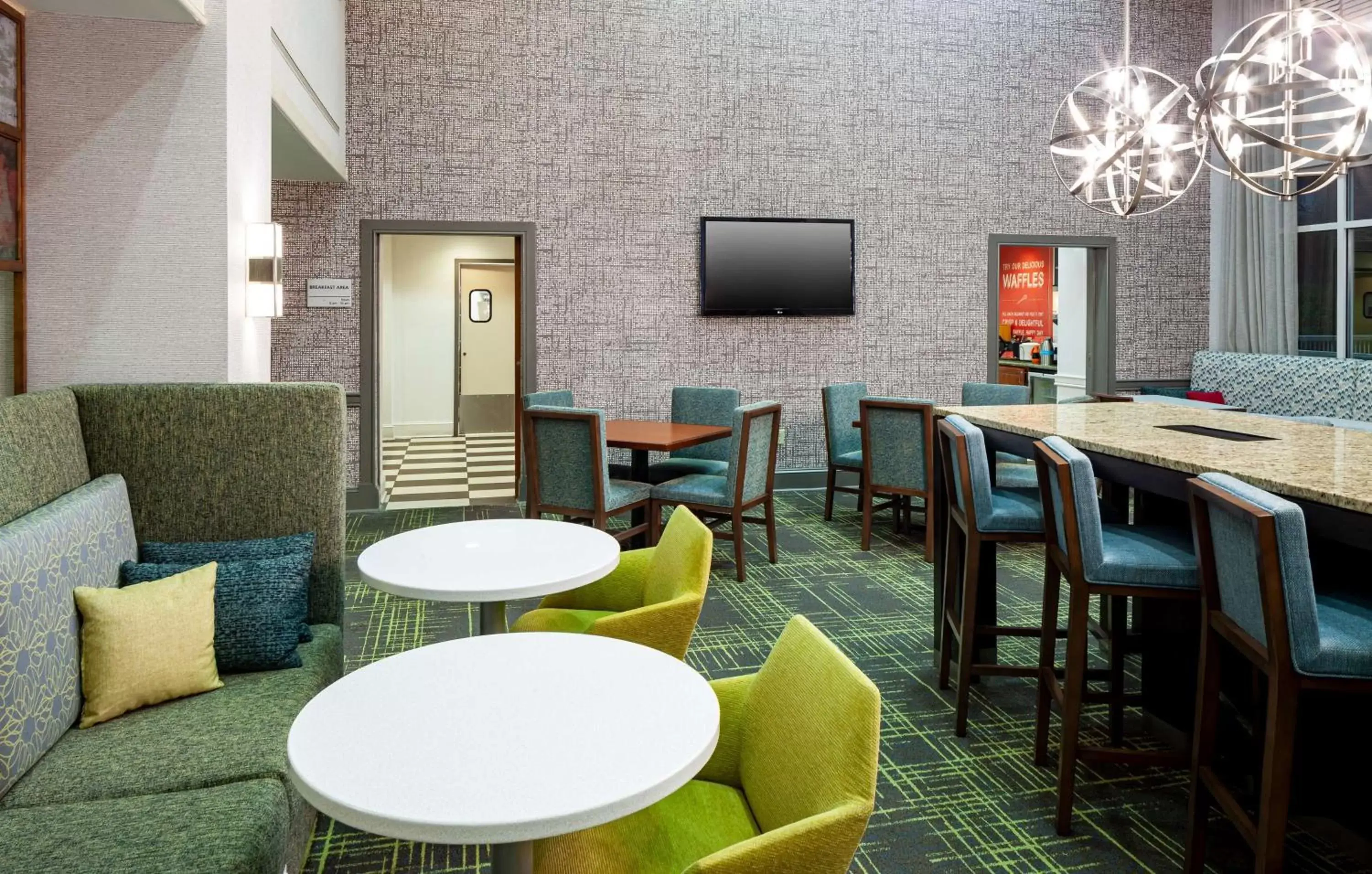 Lobby or reception, Lounge/Bar in Hampton Inn & Suites Mobile I-65@ Airport Boulevard