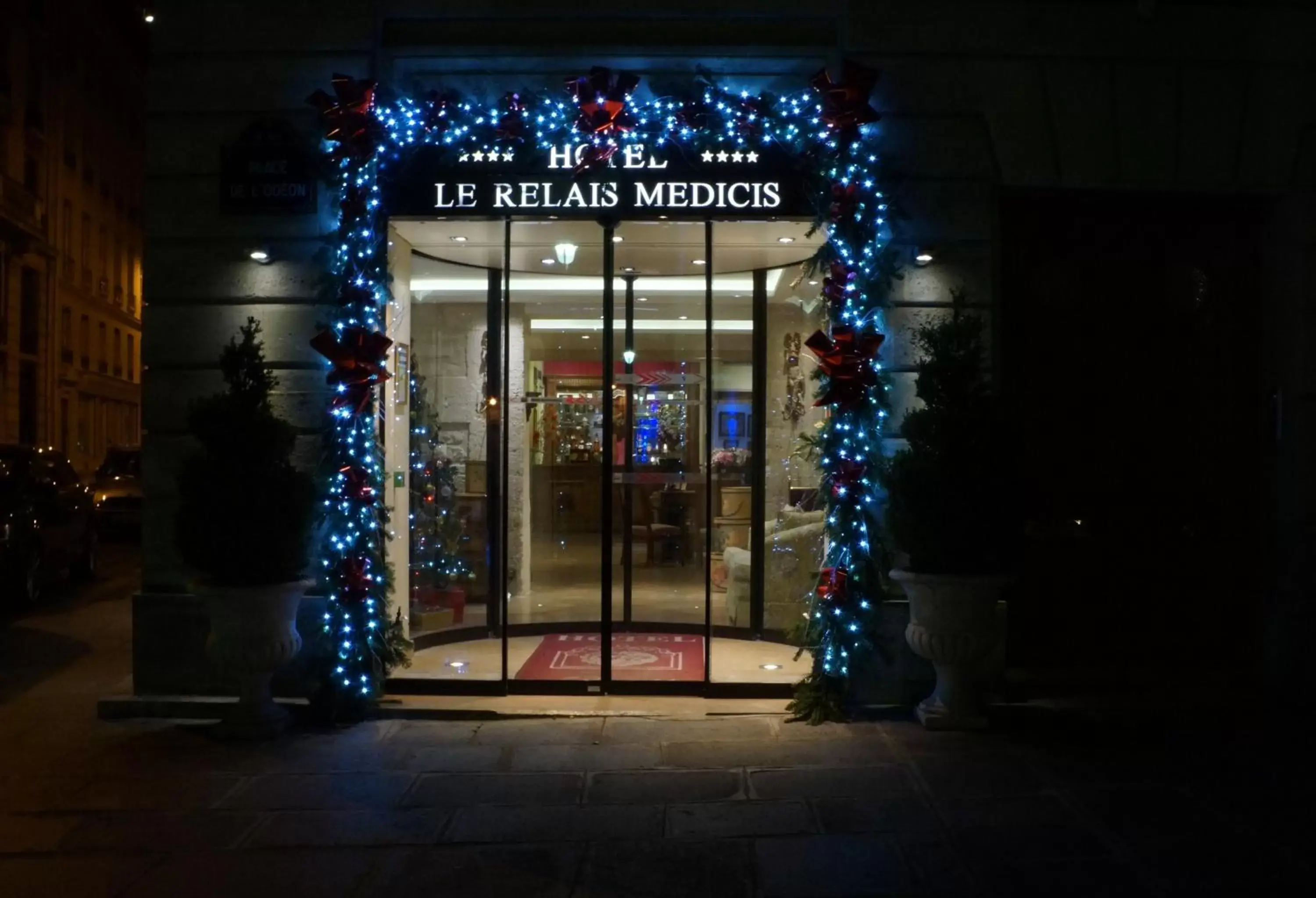 Facade/entrance in Le Relais Médicis