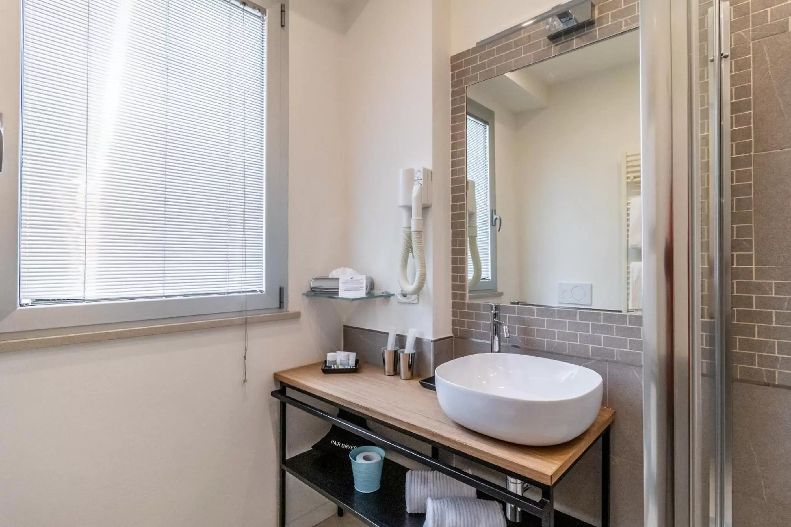 Bathroom in Vistamare Suite