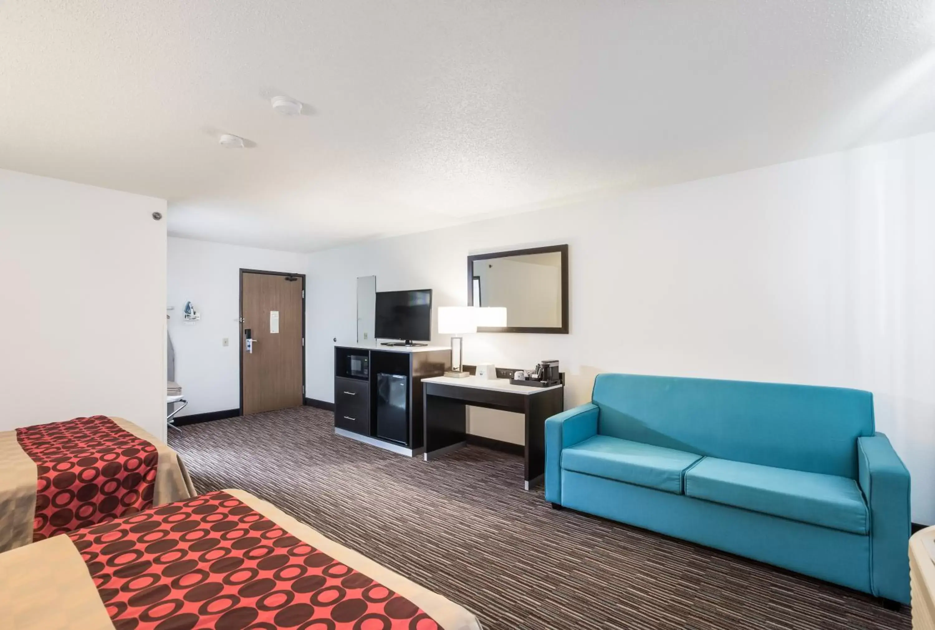 Photo of the whole room, Seating Area in Americas Best Value Inn Charlotte