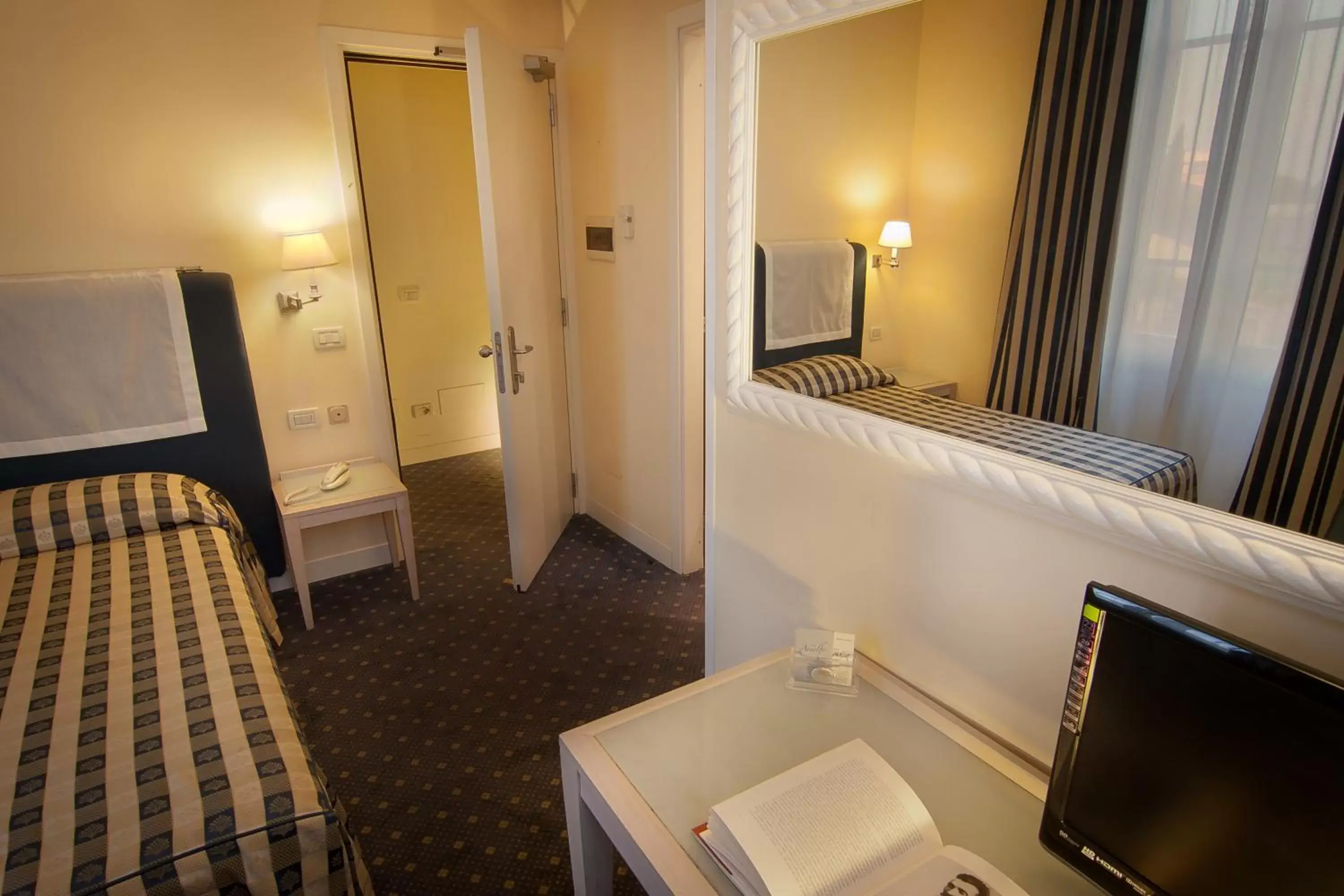 Bed in Hotel Arnolfo & Aqua Laetitia Spa & Beauty Bed in Hotel Arnolfo & Aqua Laetitia Spa & Beauty