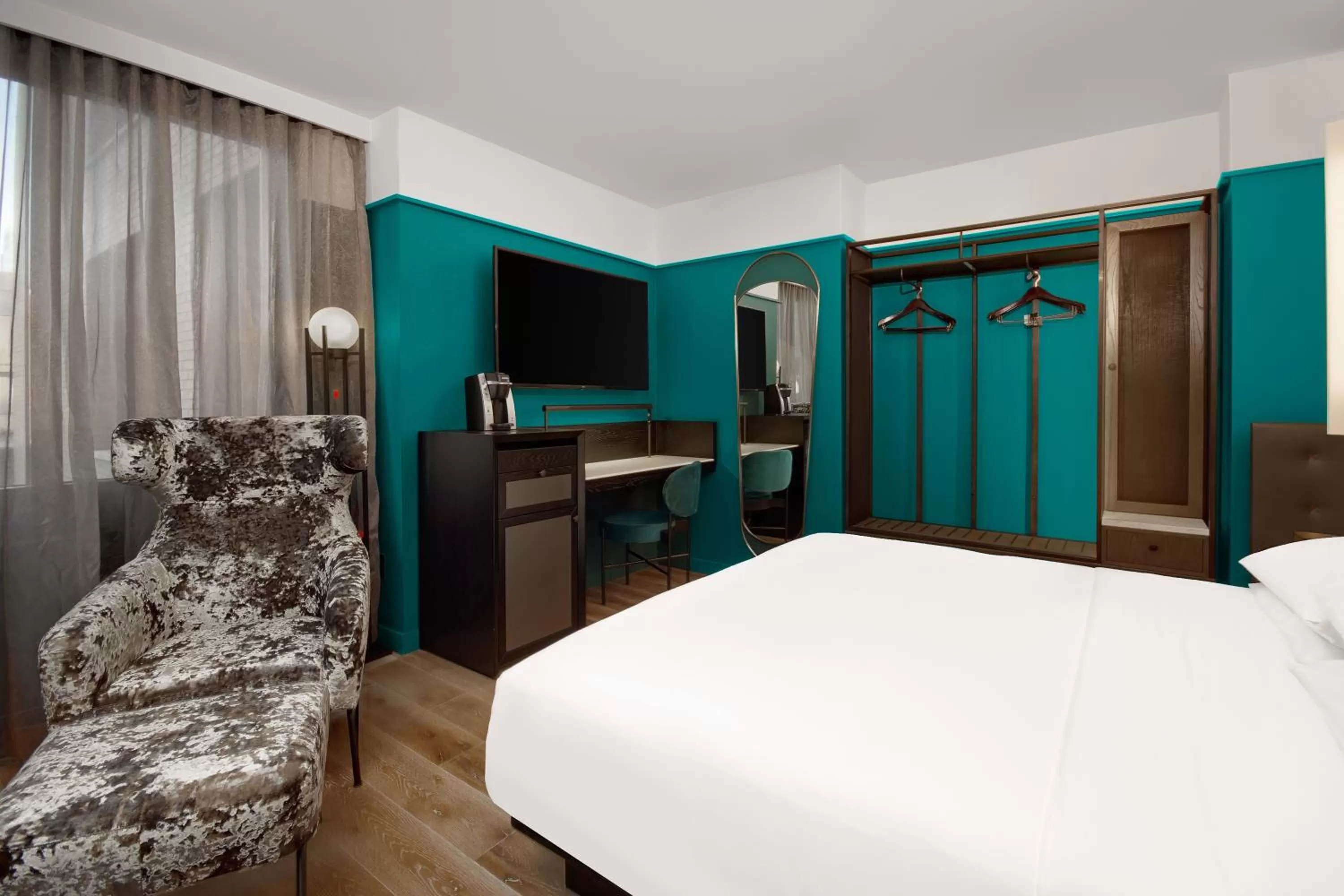 Photo of the whole room, Bed in Hyatt Centric Midtown 5th Avenue New York