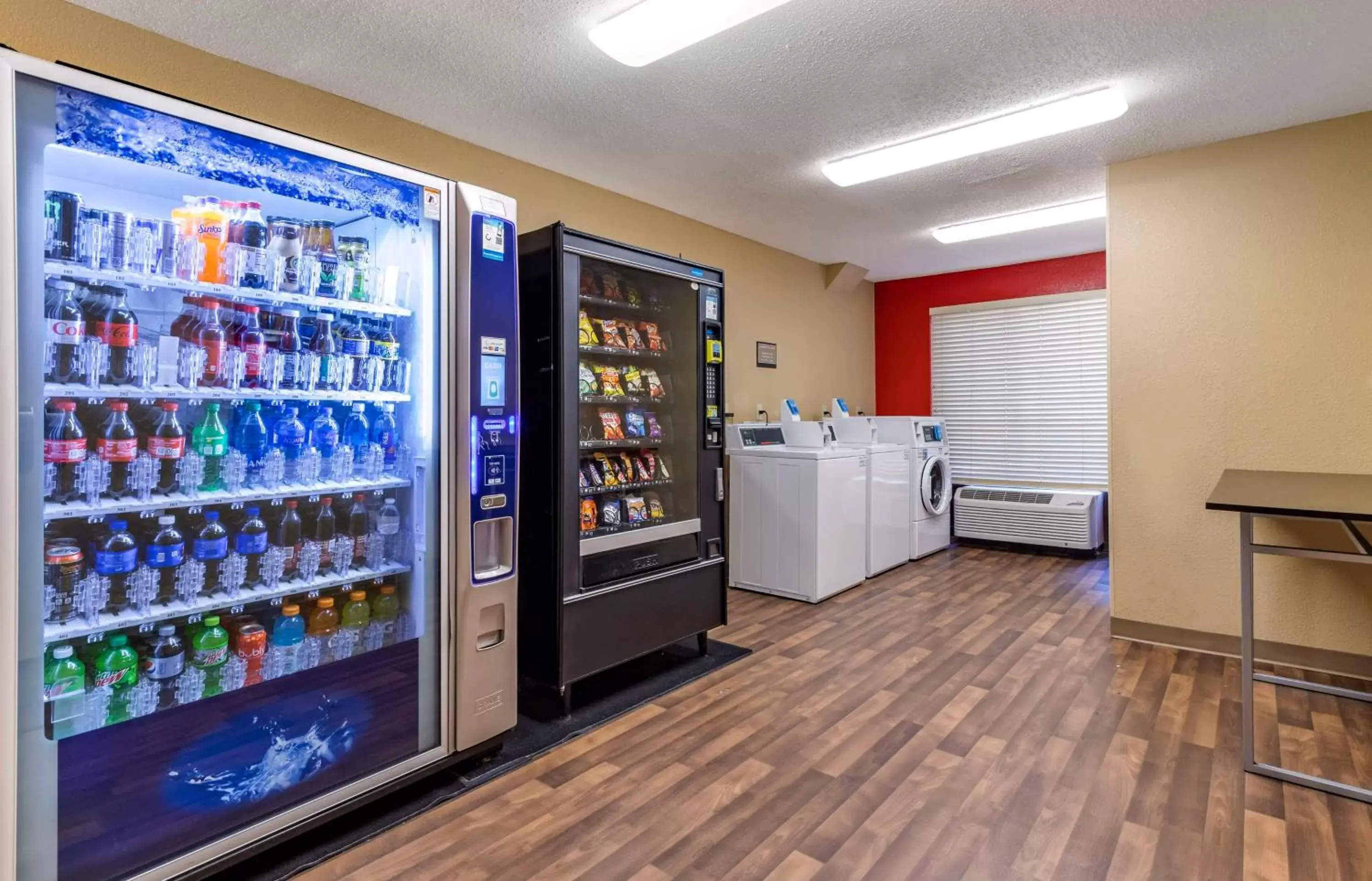 Property building, Supermarket/Shops in Extended Stay America Suites - San Antonio - Colonnade - Medical