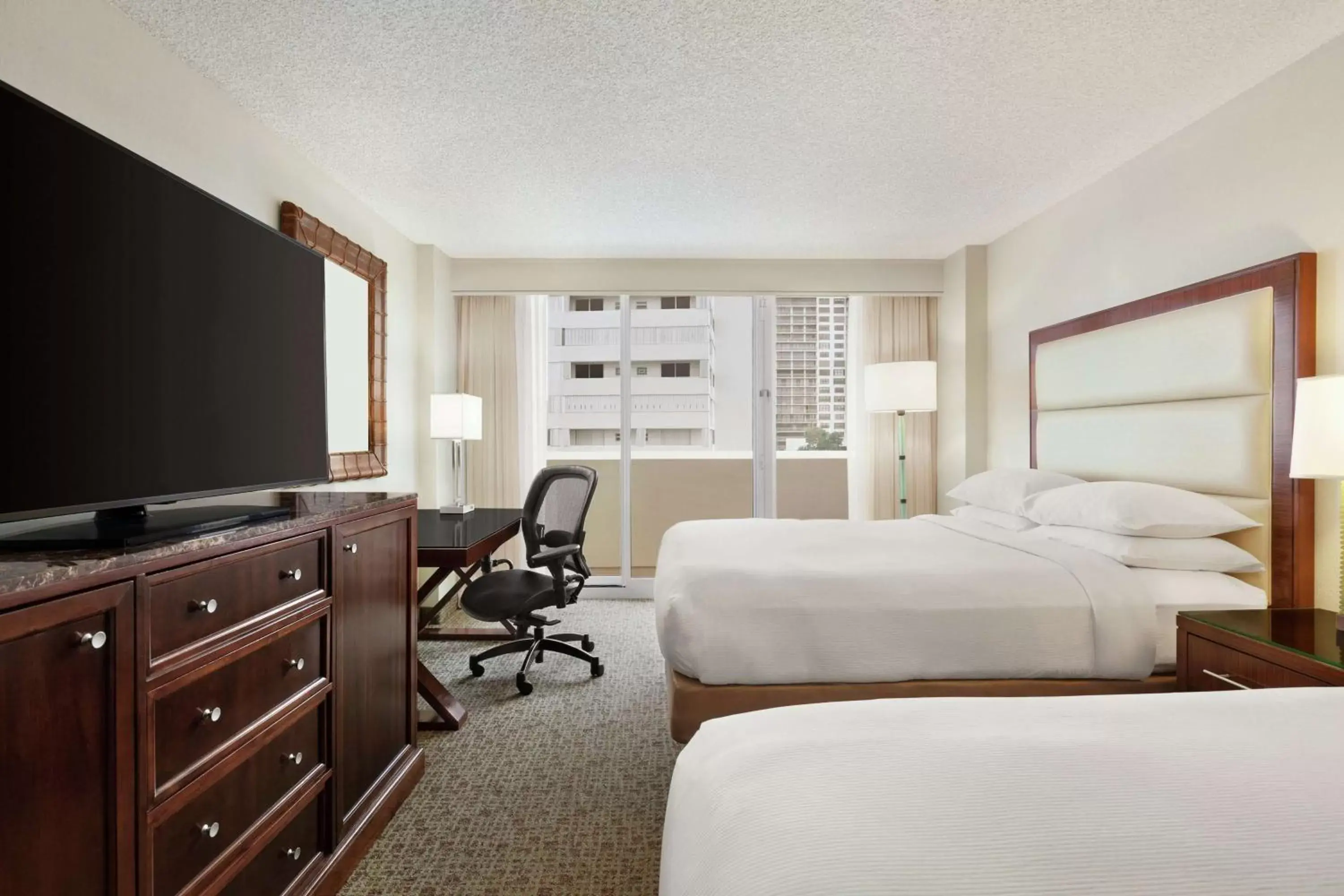 Bedroom, TV/Entertainment Center in Hilton Singer Island Oceanfront Palm Beaches Resort