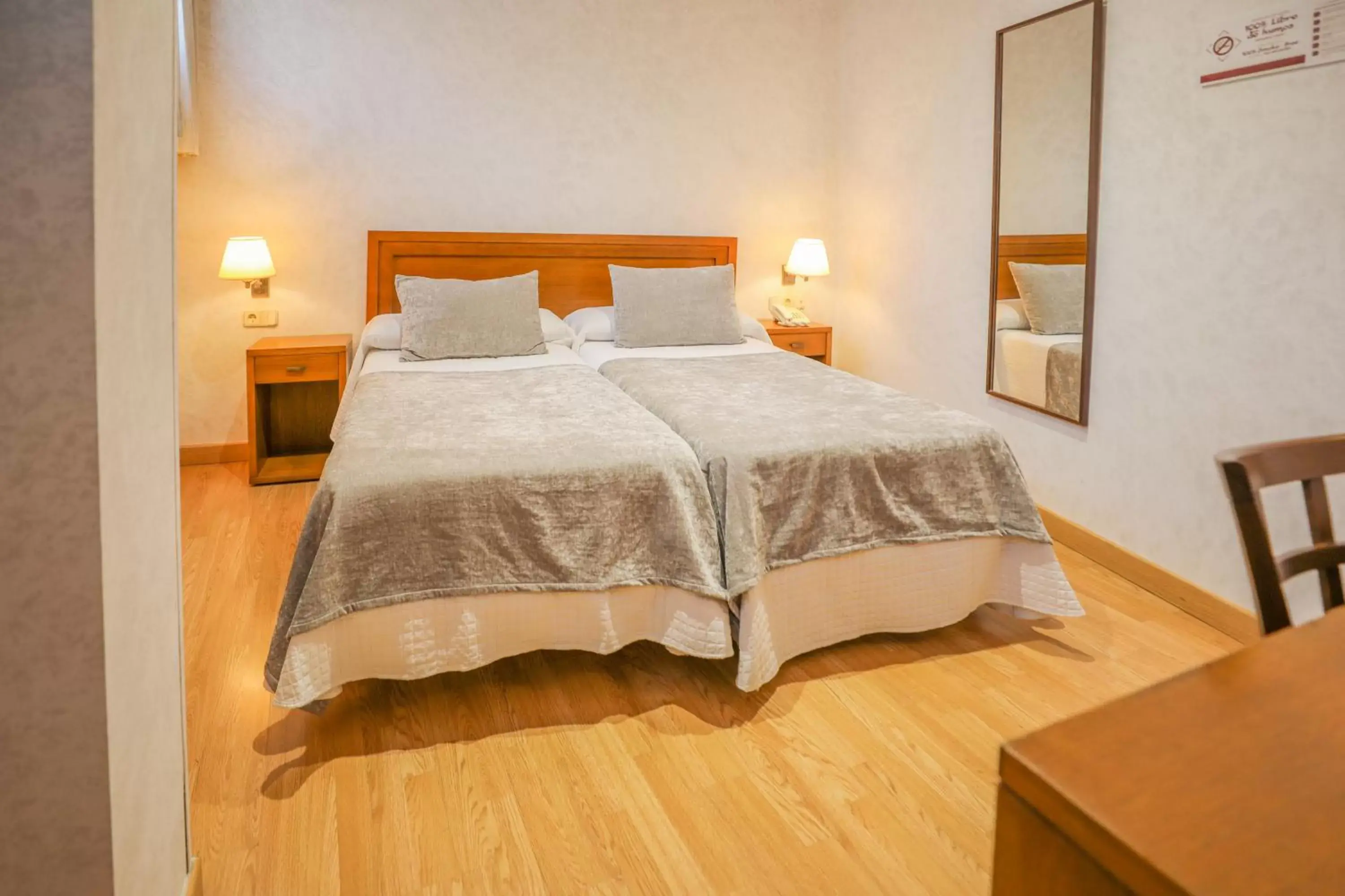 Bed in Hotel Granada Centro