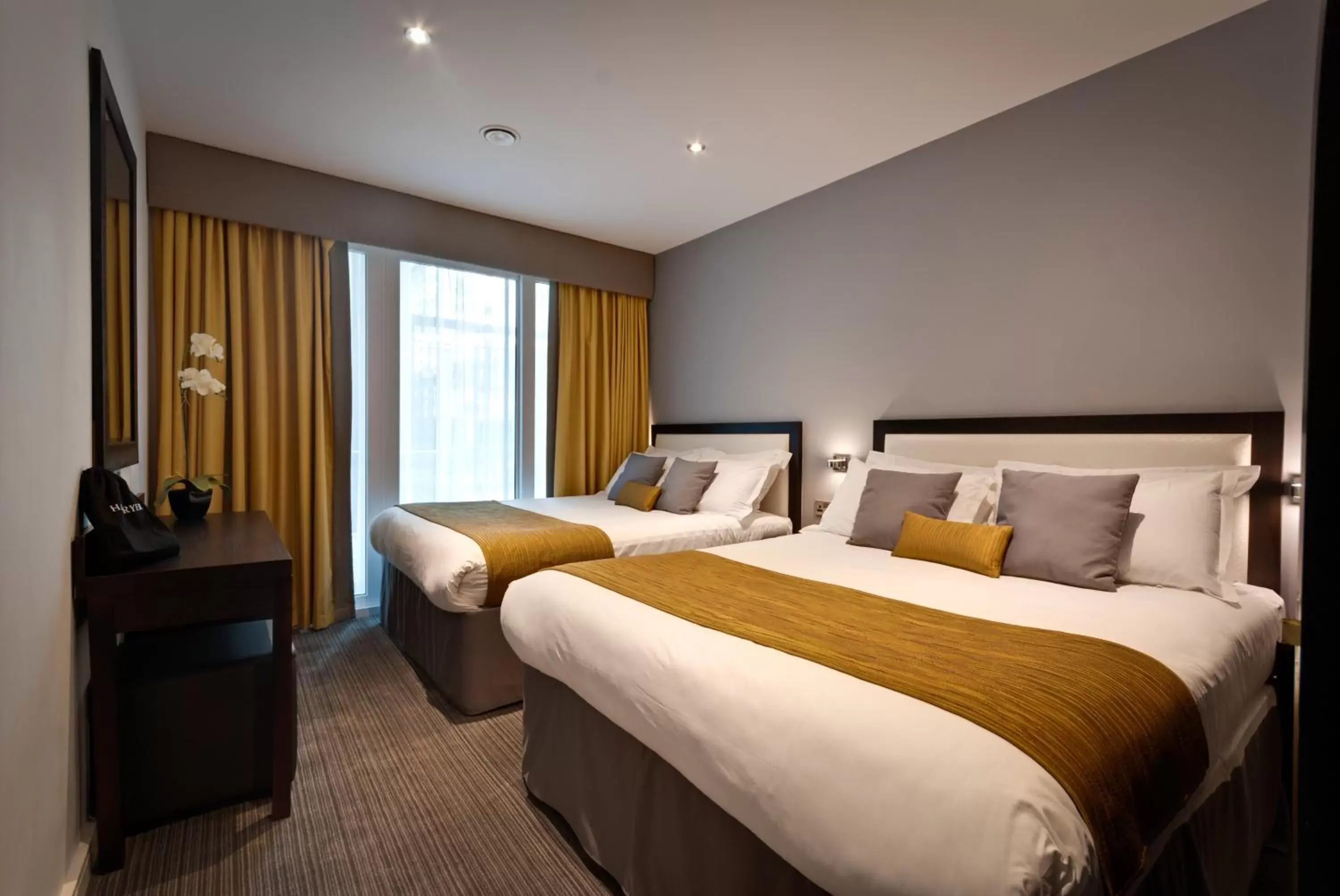 Bedroom, Bed in EPIC Apart Hotel - Seel Street Bedroom, Bed in EPIC Apart Hotel - Seel Street