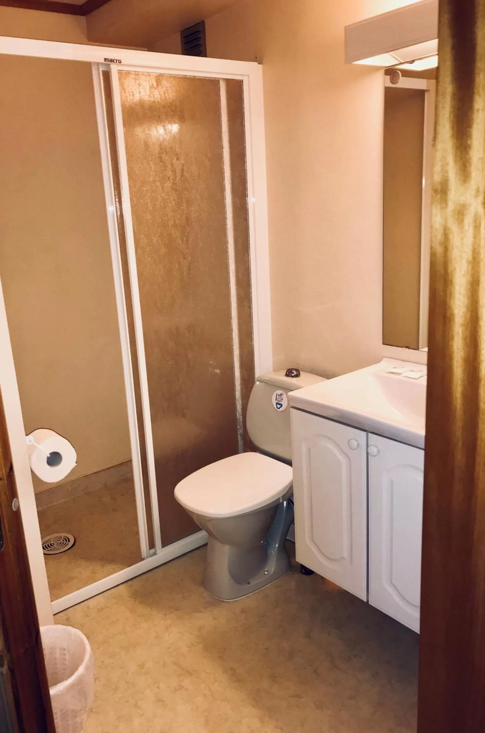 Bathroom in Arctic Hotel Nordkapp