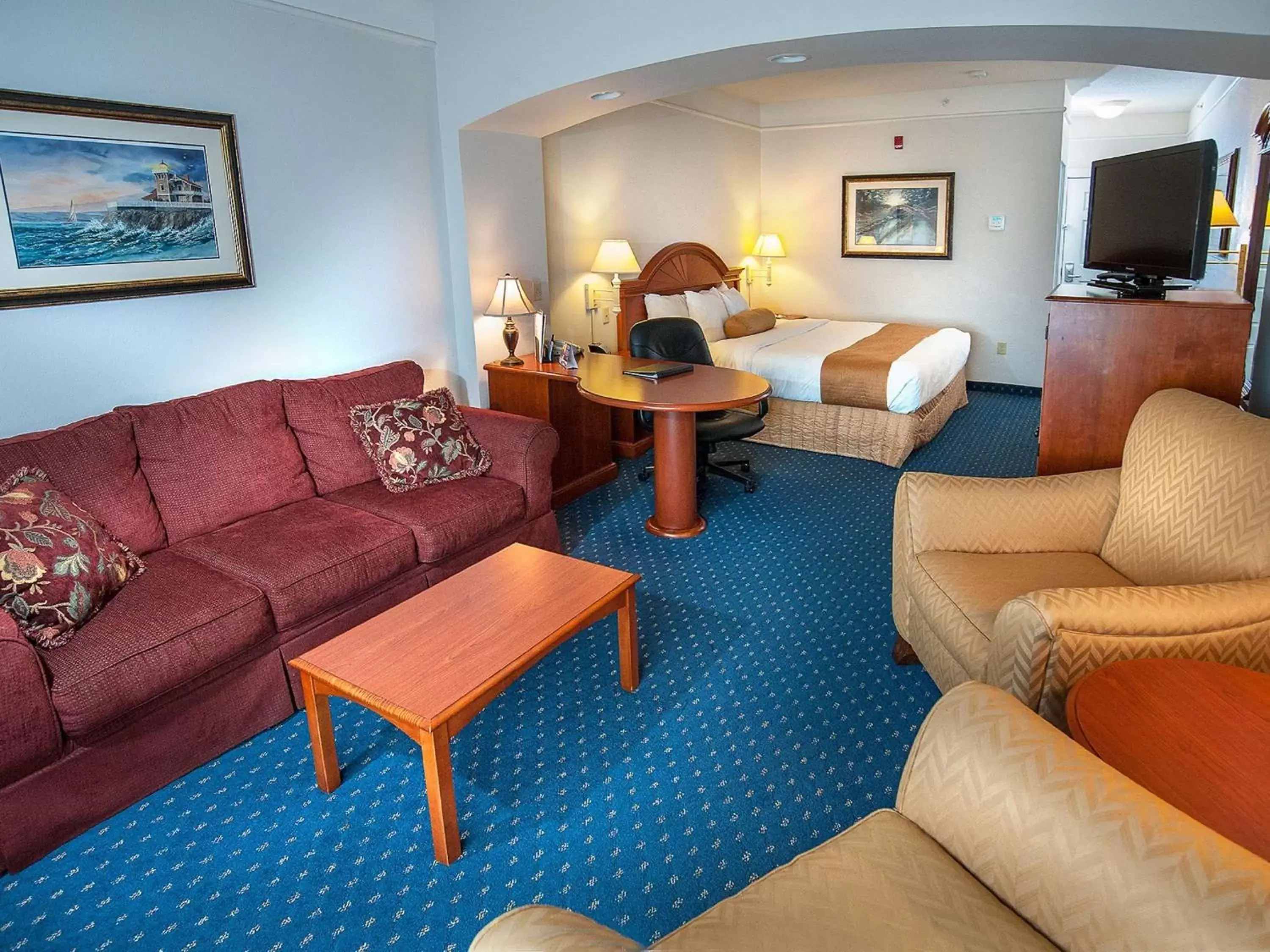 Living room, Seating Area in SureStay Plus Hotel by Best Western Billings